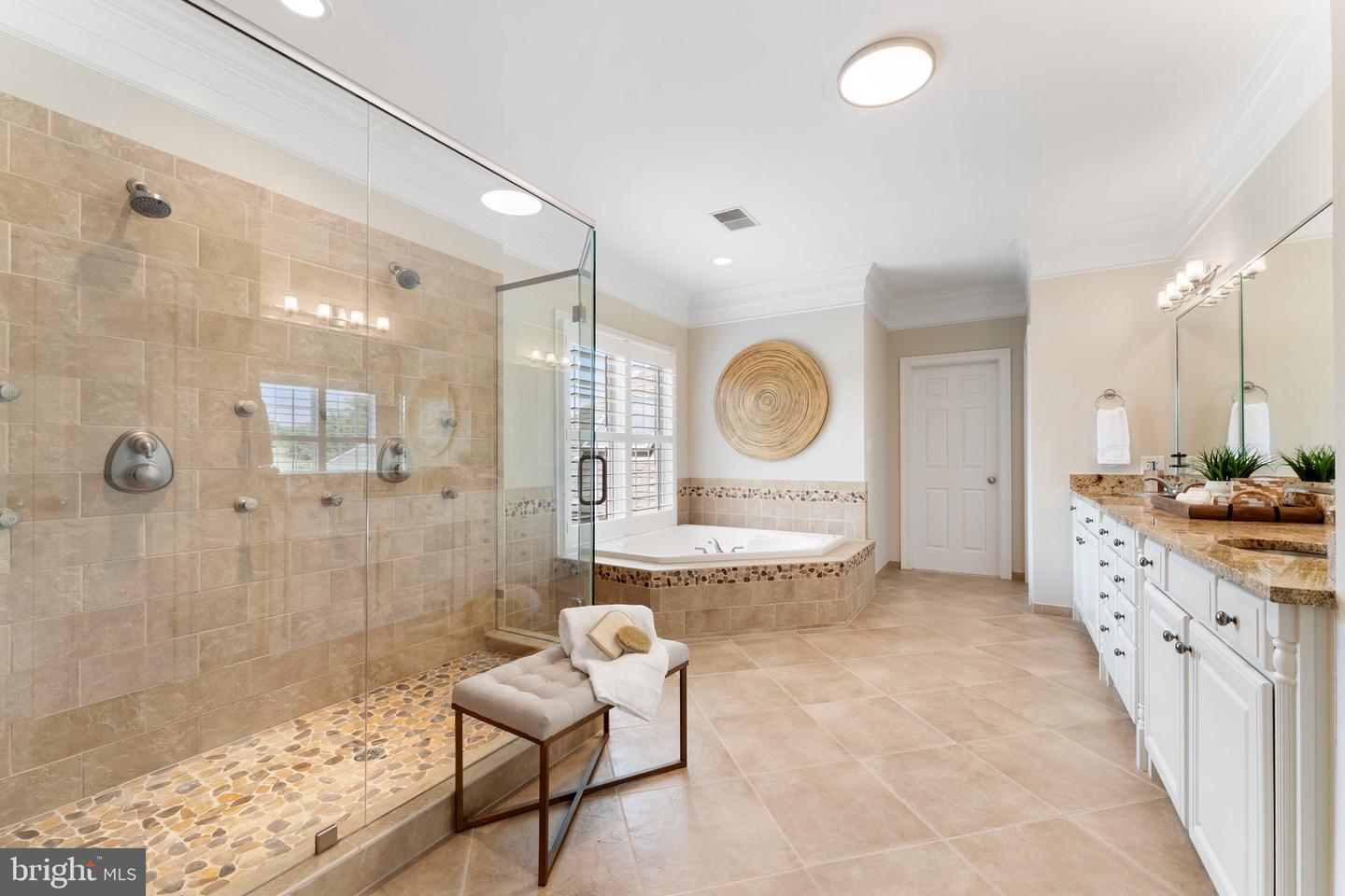 15999 HAMPTON RD, HAMILTON, Virginia 20158, 5 Bedrooms Bedrooms, ,6 BathroomsBathrooms,Residential,For sale,15999 HAMPTON RD,VALO2101718 MLS # VALO2101718