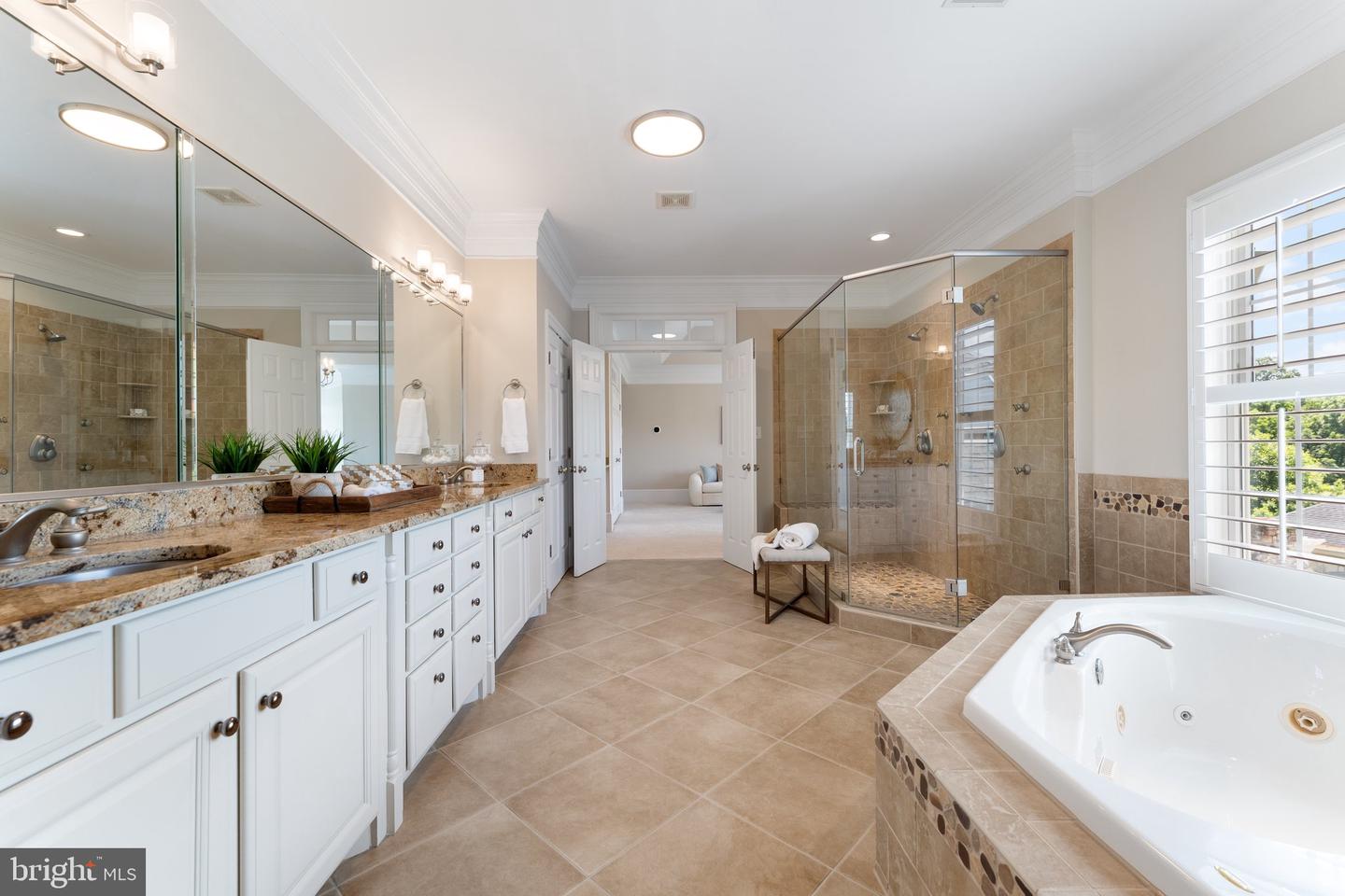 15999 HAMPTON RD, HAMILTON, Virginia 20158, 5 Bedrooms Bedrooms, ,6 BathroomsBathrooms,Residential,For sale,15999 HAMPTON RD,VALO2101718 MLS # VALO2101718