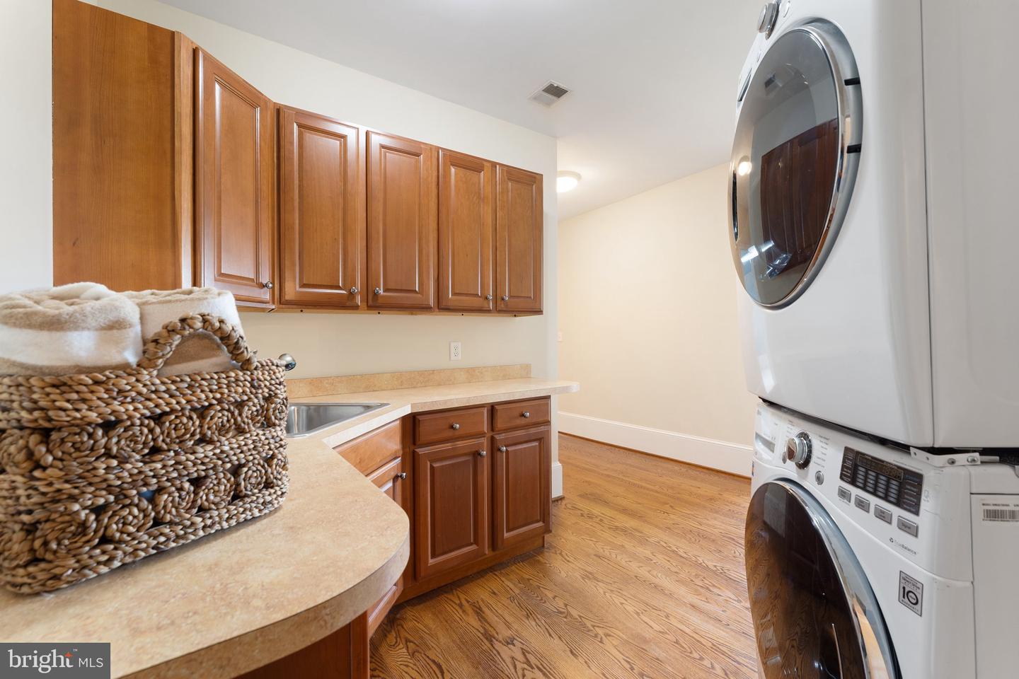 15999 HAMPTON RD, HAMILTON, Virginia 20158, 5 Bedrooms Bedrooms, ,6 BathroomsBathrooms,Residential,For sale,15999 HAMPTON RD,VALO2101718 MLS # VALO2101718