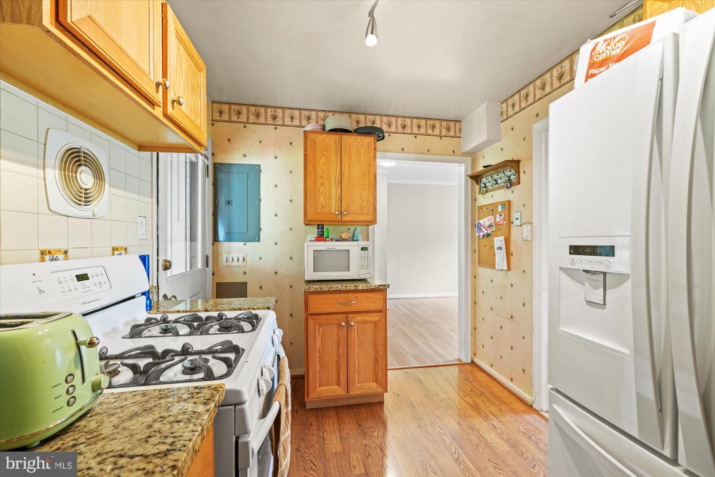 6926 VANDERBILT DR, ALEXANDRIA, Virginia 22307, 3 Bedrooms Bedrooms, ,2 BathroomsBathrooms,Residential,For sale,6926 VANDERBILT DR,VAFX2254748 MLS # VAFX2254748