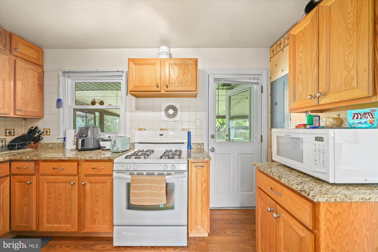 6926 VANDERBILT DR, ALEXANDRIA, Virginia 22307, 3 Bedrooms Bedrooms, ,2 BathroomsBathrooms,Residential,For sale,6926 VANDERBILT DR,VAFX2254748 MLS # VAFX2254748