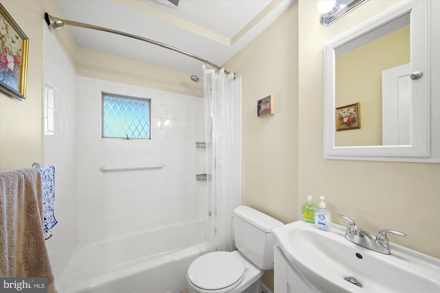 6926 VANDERBILT DR, ALEXANDRIA, Virginia 22307, 3 Bedrooms Bedrooms, ,2 BathroomsBathrooms,Residential,For sale,6926 VANDERBILT DR,VAFX2254748 MLS # VAFX2254748
