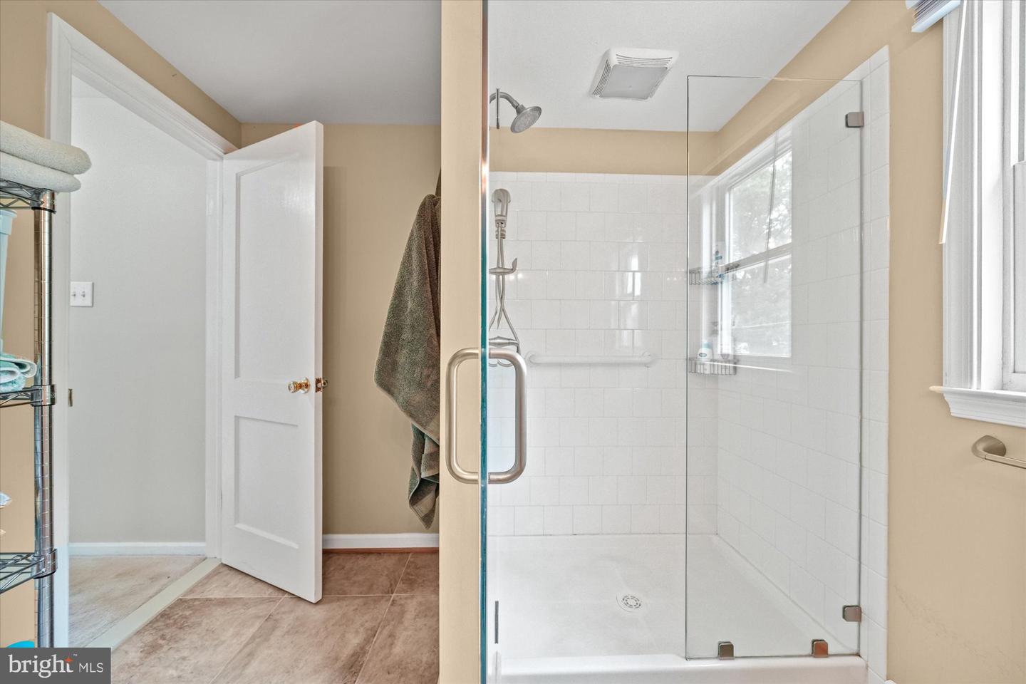 6926 VANDERBILT DR, ALEXANDRIA, Virginia 22307, 3 Bedrooms Bedrooms, ,2 BathroomsBathrooms,Residential,For sale,6926 VANDERBILT DR,VAFX2254748 MLS # VAFX2254748