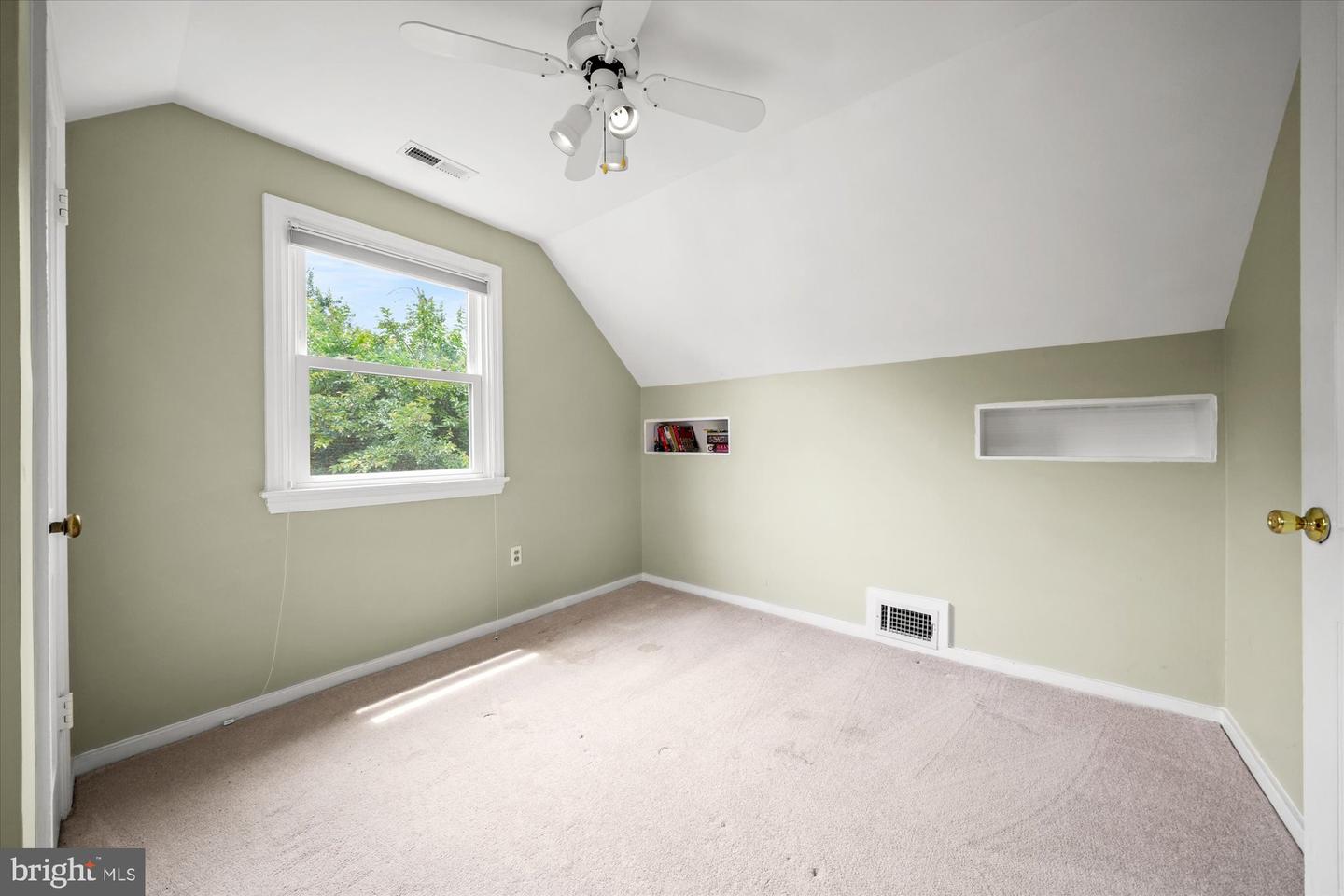 6926 VANDERBILT DR, ALEXANDRIA, Virginia 22307, 3 Bedrooms Bedrooms, ,2 BathroomsBathrooms,Residential,For sale,6926 VANDERBILT DR,VAFX2254748 MLS # VAFX2254748