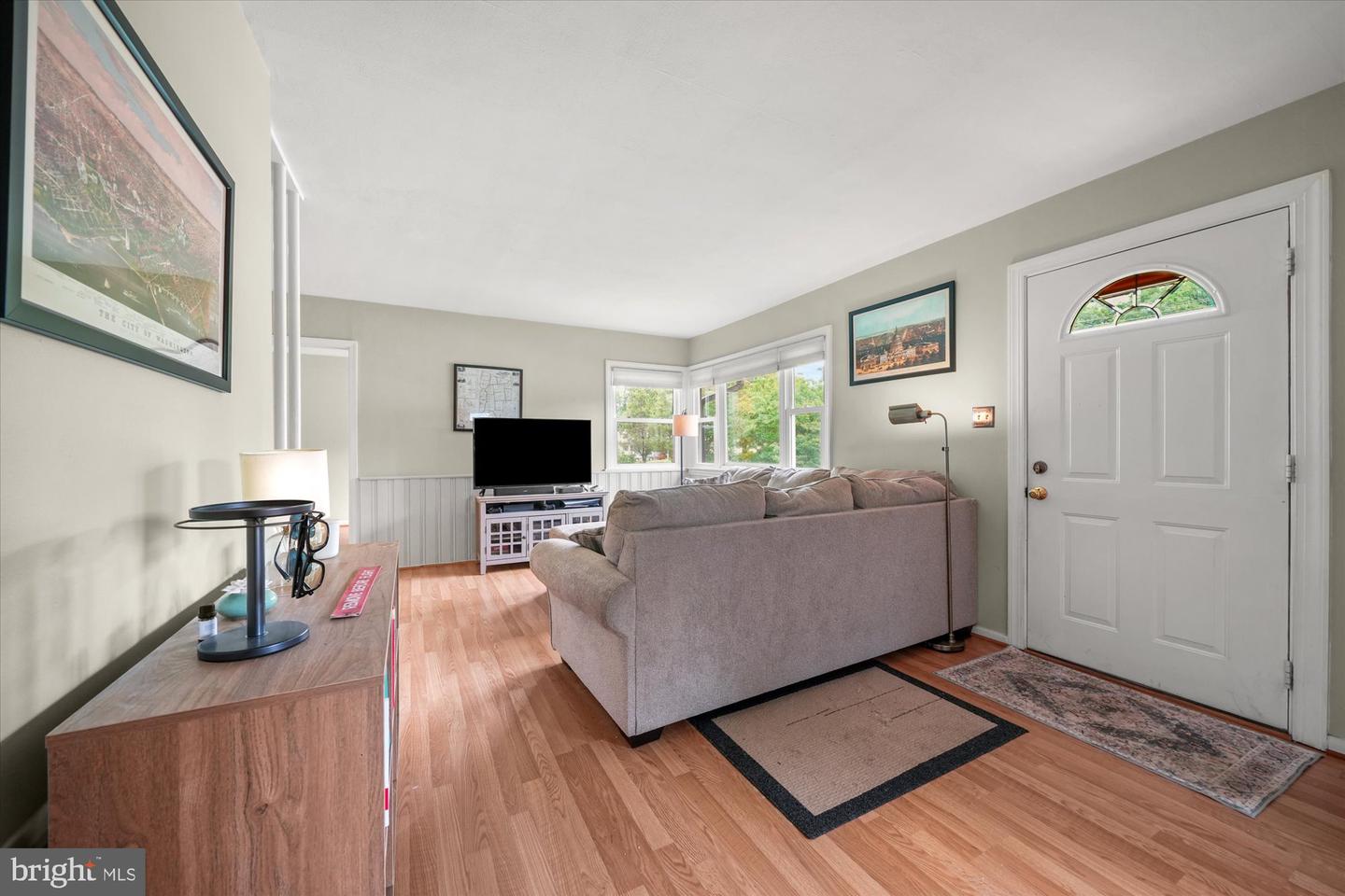 6926 VANDERBILT DR, ALEXANDRIA, Virginia 22307, 3 Bedrooms Bedrooms, ,2 BathroomsBathrooms,Residential,For sale,6926 VANDERBILT DR,VAFX2254748 MLS # VAFX2254748
