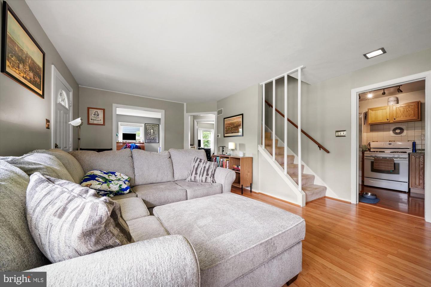 6926 VANDERBILT DR, ALEXANDRIA, Virginia 22307, 3 Bedrooms Bedrooms, ,2 BathroomsBathrooms,Residential,For sale,6926 VANDERBILT DR,VAFX2254748 MLS # VAFX2254748
