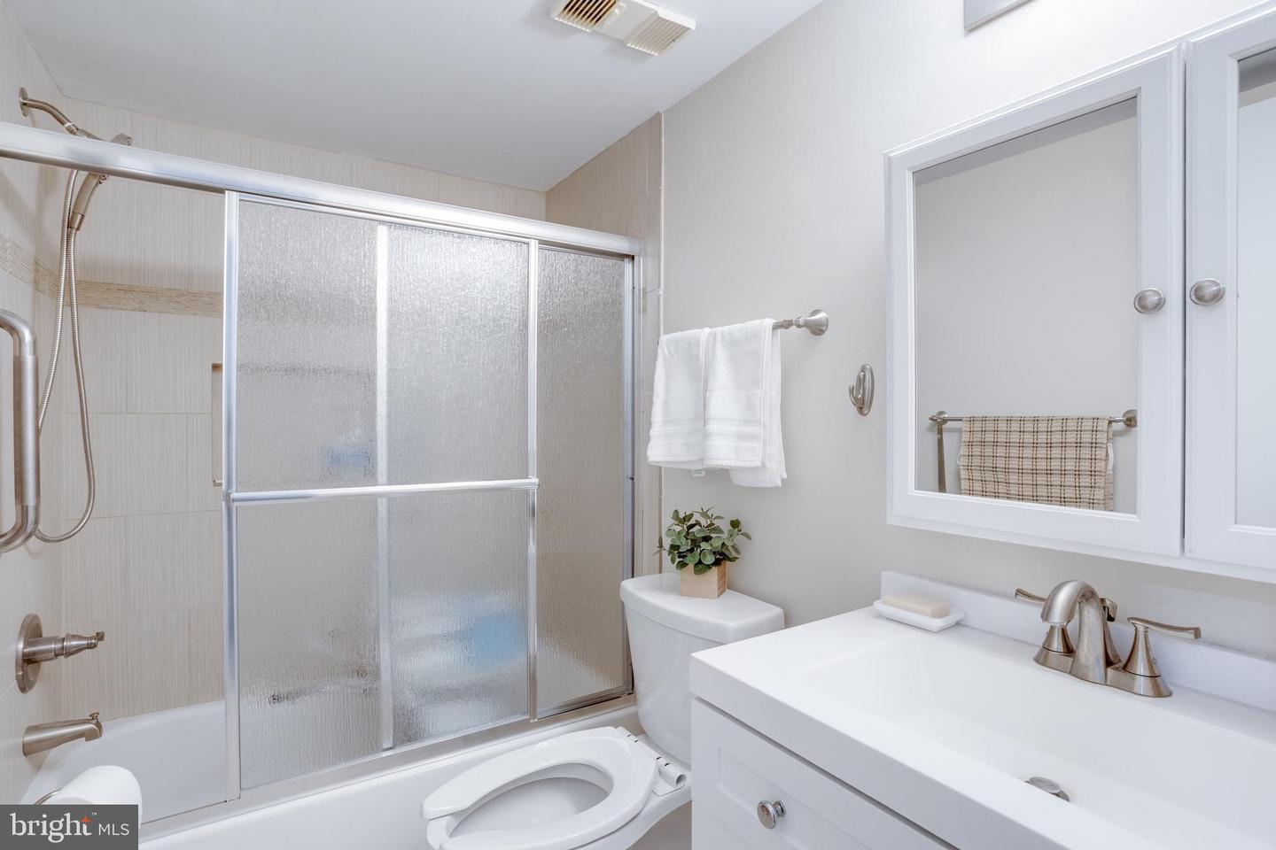 5835 COVE LANDING RD #204, BURKE, Virginia 22015, 1 Bedroom Bedrooms, ,1 BathroomBathrooms,Residential,For sale,5835 COVE LANDING RD #204,VAFX2254920 MLS # VAFX2254920