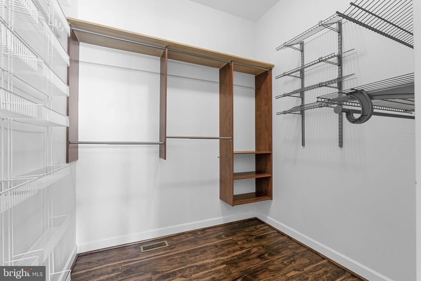 100 LAKEWOOD DR, WILLIAMSBURG, Virginia 23185, 4 Bedrooms Bedrooms, 9 Rooms Rooms,3 BathroomsBathrooms,Residential,For sale,100 LAKEWOOD DR,VAJC2000500 MLS # VAJC2000500