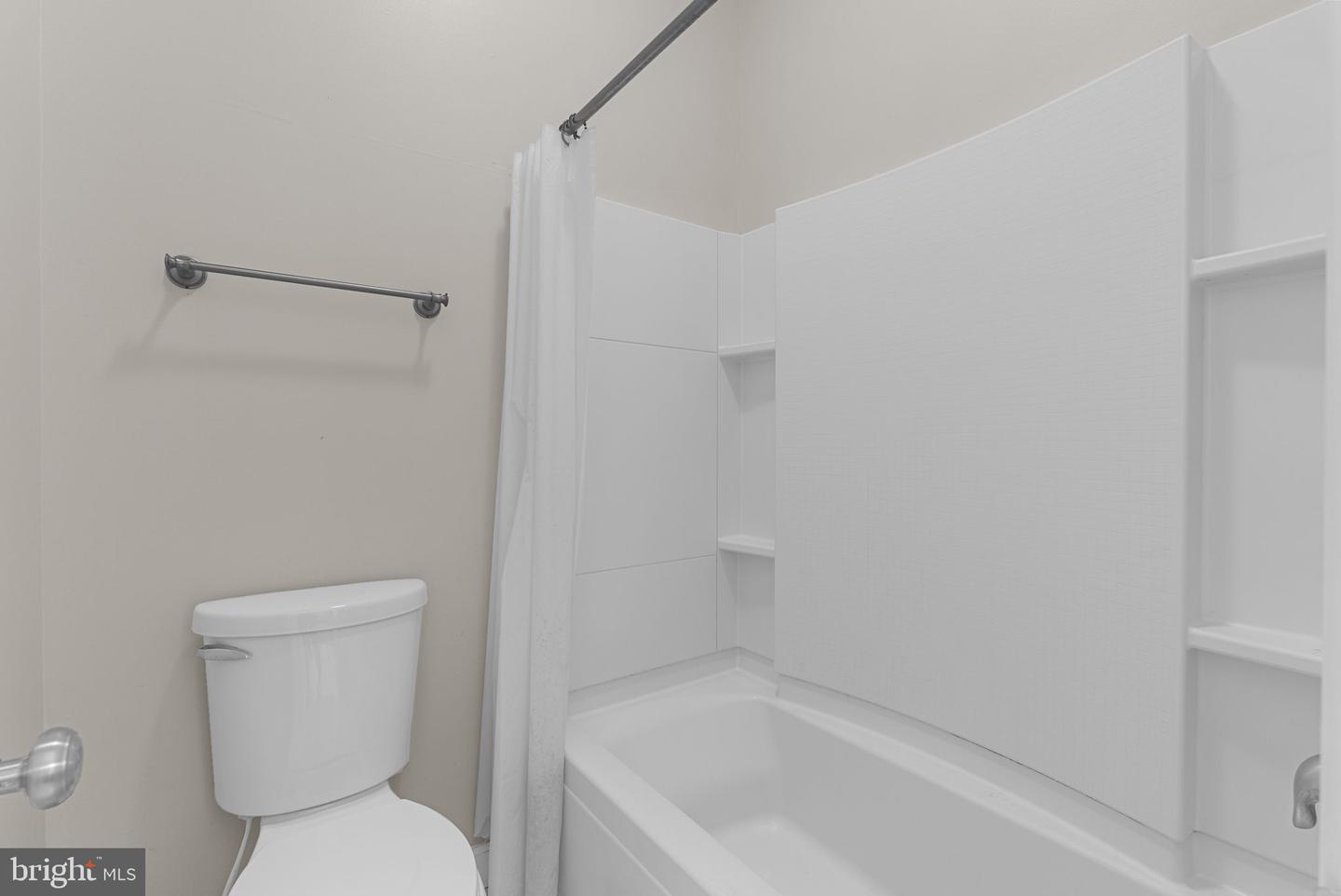 100 LAKEWOOD DR, WILLIAMSBURG, Virginia 23185, 4 Bedrooms Bedrooms, 9 Rooms Rooms,3 BathroomsBathrooms,Residential,For sale,100 LAKEWOOD DR,VAJC2000500 MLS # VAJC2000500
