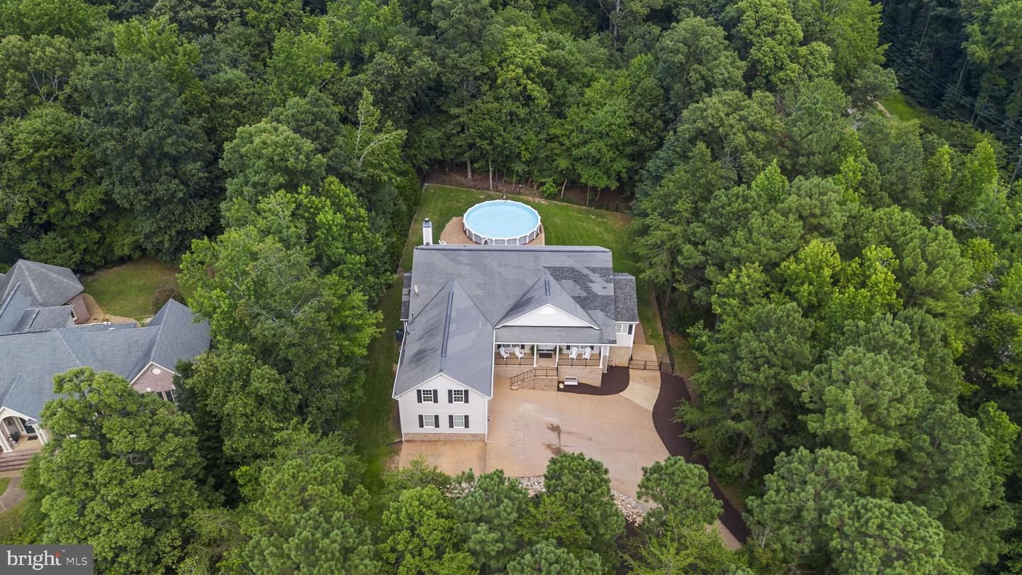 100 LAKEWOOD DR, WILLIAMSBURG, Virginia 23185, 4 Bedrooms Bedrooms, 9 Rooms Rooms,3 BathroomsBathrooms,Residential,For sale,100 LAKEWOOD DR,VAJC2000500 MLS # VAJC2000500