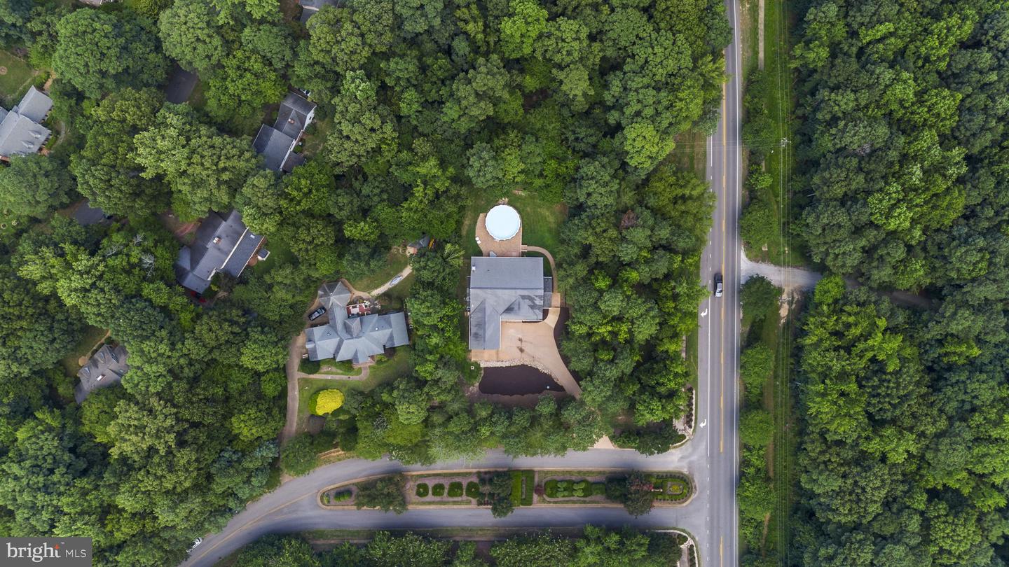 100 LAKEWOOD DR, WILLIAMSBURG, Virginia 23185, 4 Bedrooms Bedrooms, 9 Rooms Rooms,3 BathroomsBathrooms,Residential,For sale,100 LAKEWOOD DR,VAJC2000500 MLS # VAJC2000500