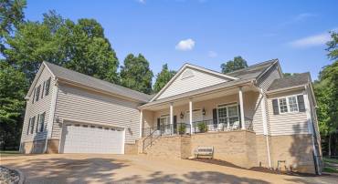 100 LAKEWOOD DR, WILLIAMSBURG, Virginia 23185, 4 Bedrooms Bedrooms, 9 Rooms Rooms,3 BathroomsBathrooms,Residential,For sale,100 LAKEWOOD DR,VAJC2000500 MLS # VAJC2000500