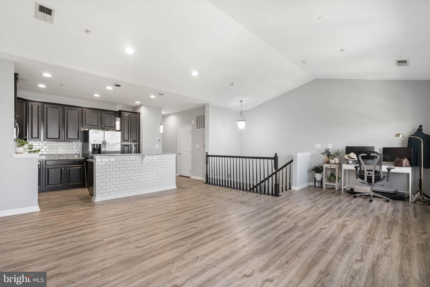 42565 BURBANK TER, STERLING, Virginia 20166, 2 Bedrooms Bedrooms, ,2 BathroomsBathrooms,Residential,For sale,42565 BURBANK TER,VALO2101720 MLS # VALO2101720