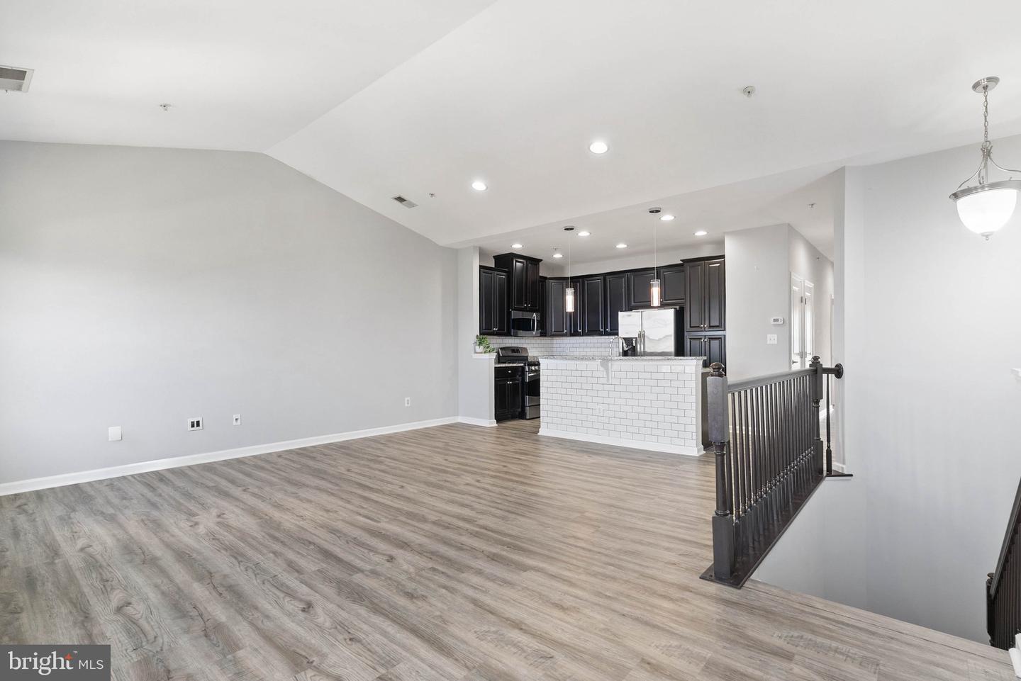 42565 BURBANK TER, STERLING, Virginia 20166, 2 Bedrooms Bedrooms, ,2 BathroomsBathrooms,Residential,For sale,42565 BURBANK TER,VALO2101720 MLS # VALO2101720