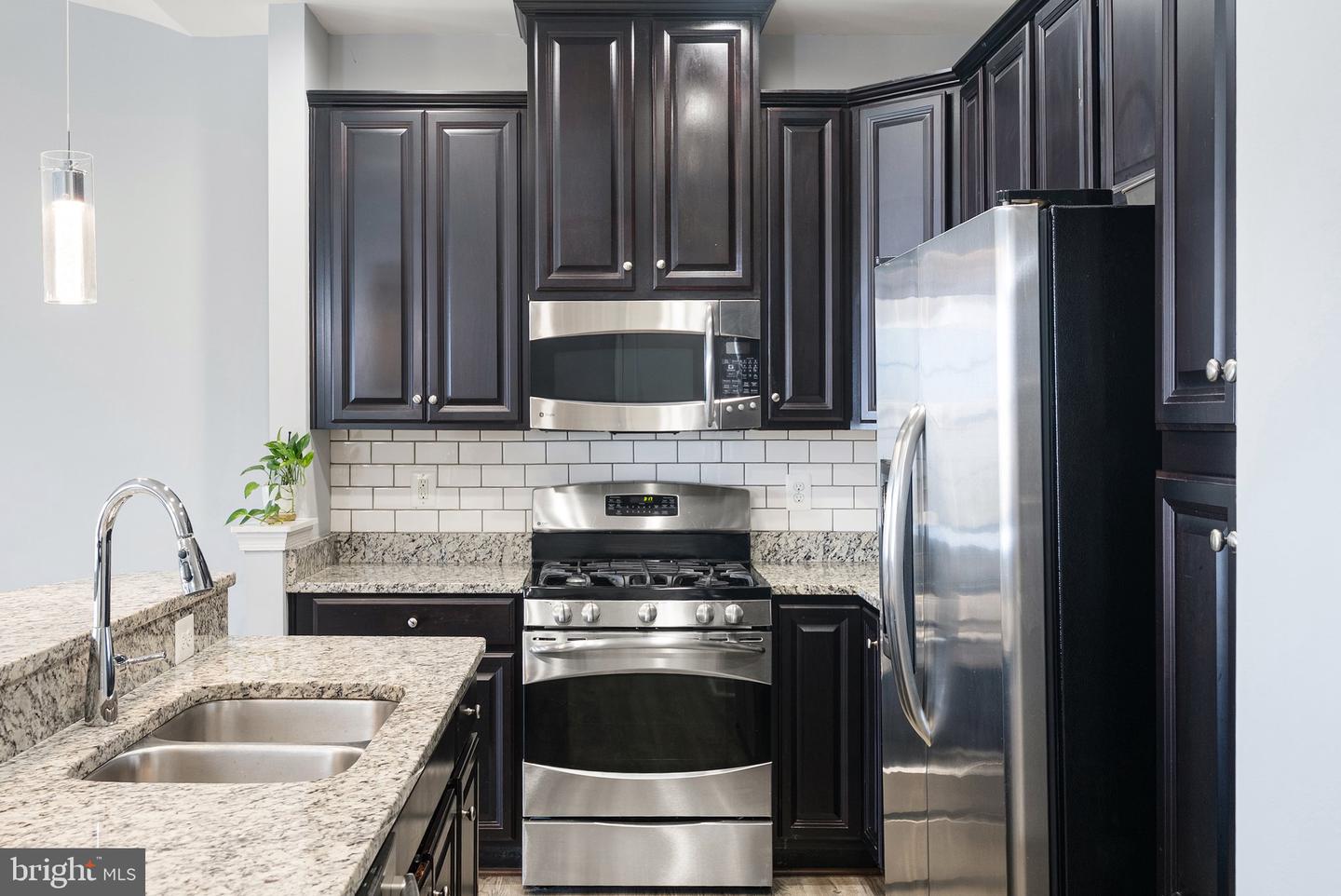 42565 BURBANK TER, STERLING, Virginia 20166, 2 Bedrooms Bedrooms, ,2 BathroomsBathrooms,Residential,For sale,42565 BURBANK TER,VALO2101720 MLS # VALO2101720