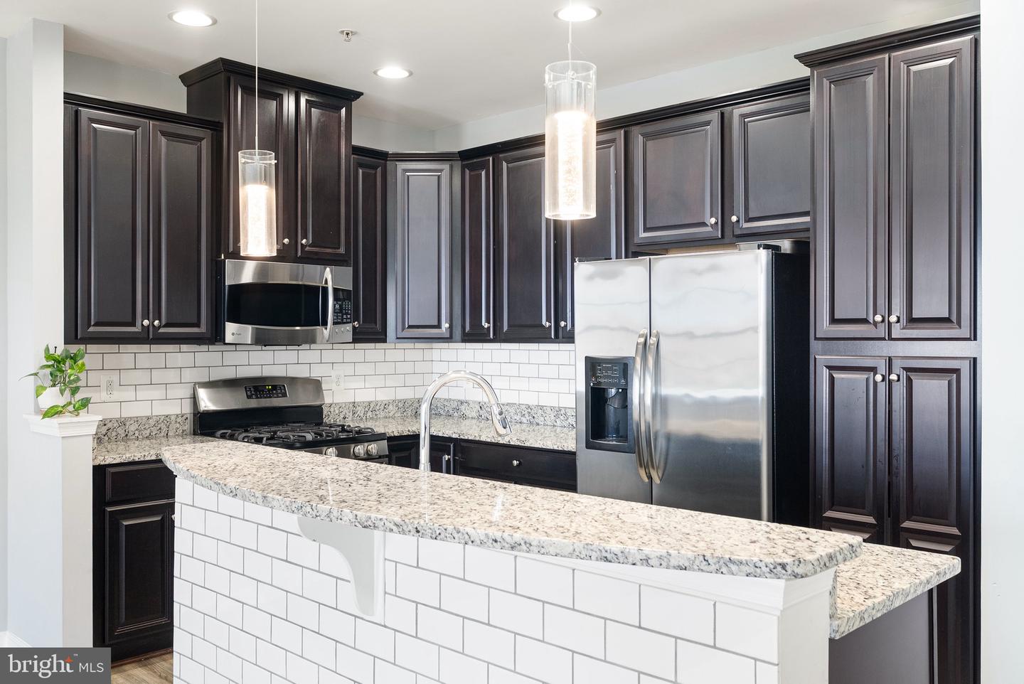 42565 BURBANK TER, STERLING, Virginia 20166, 2 Bedrooms Bedrooms, ,2 BathroomsBathrooms,Residential,For sale,42565 BURBANK TER,VALO2101720 MLS # VALO2101720