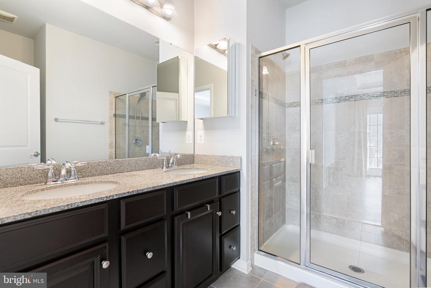 42565 BURBANK TER, STERLING, Virginia 20166, 2 Bedrooms Bedrooms, ,2 BathroomsBathrooms,Residential,For sale,42565 BURBANK TER,VALO2101720 MLS # VALO2101720