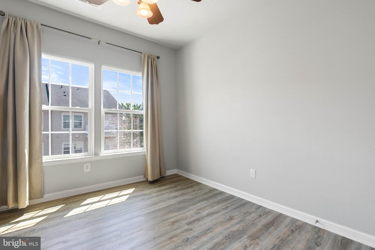 42565 BURBANK TER, STERLING, Virginia 20166, 2 Bedrooms Bedrooms, ,2 BathroomsBathrooms,Residential,For sale,42565 BURBANK TER,VALO2101720 MLS # VALO2101720