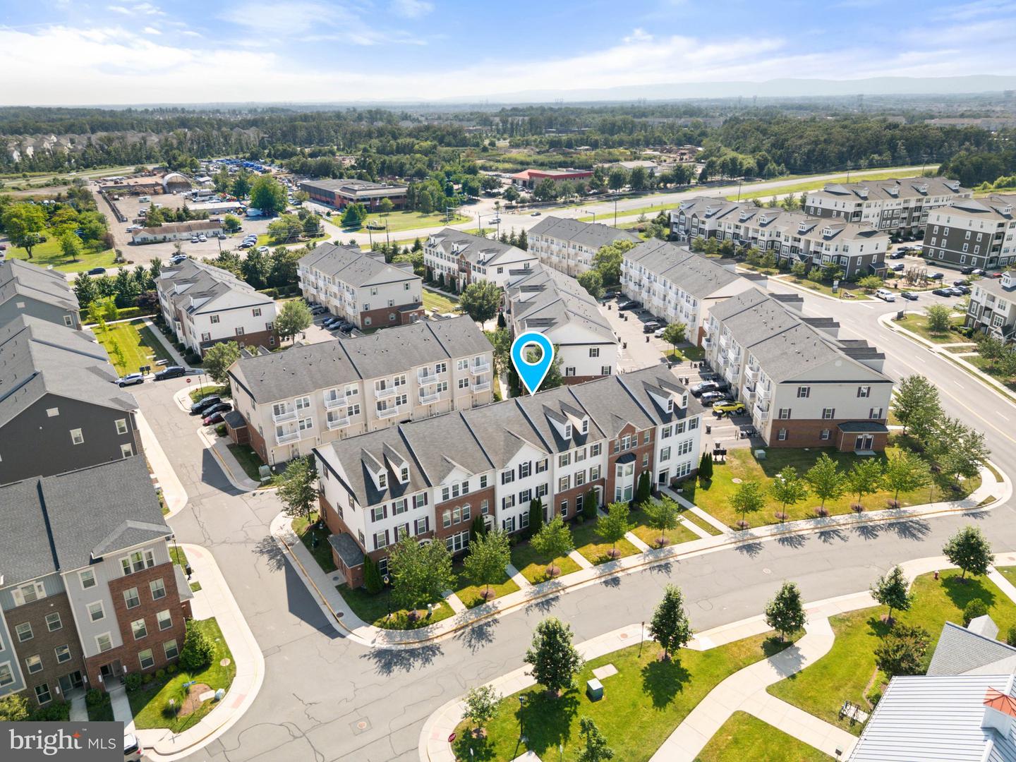 42565 BURBANK TER, STERLING, Virginia 20166, 2 Bedrooms Bedrooms, ,2 BathroomsBathrooms,Residential,For sale,42565 BURBANK TER,VALO2101720 MLS # VALO2101720