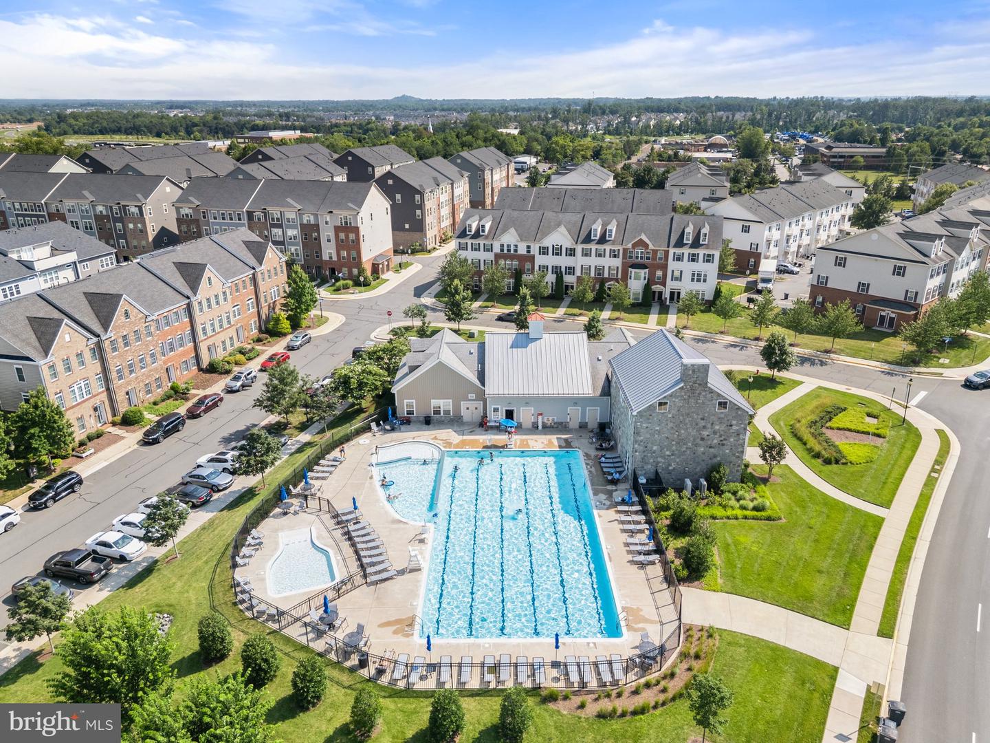 42565 BURBANK TER, STERLING, Virginia 20166, 2 Bedrooms Bedrooms, ,2 BathroomsBathrooms,Residential,For sale,42565 BURBANK TER,VALO2101720 MLS # VALO2101720