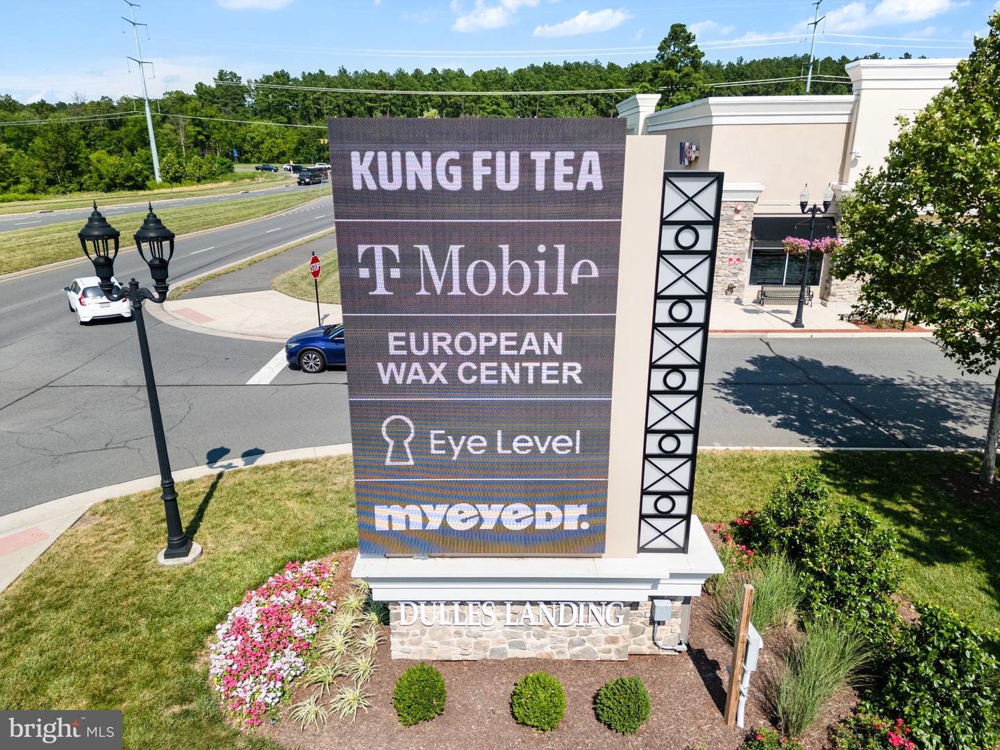 42565 BURBANK TER, STERLING, Virginia 20166, 2 Bedrooms Bedrooms, ,2 BathroomsBathrooms,Residential,For sale,42565 BURBANK TER,VALO2101720 MLS # VALO2101720