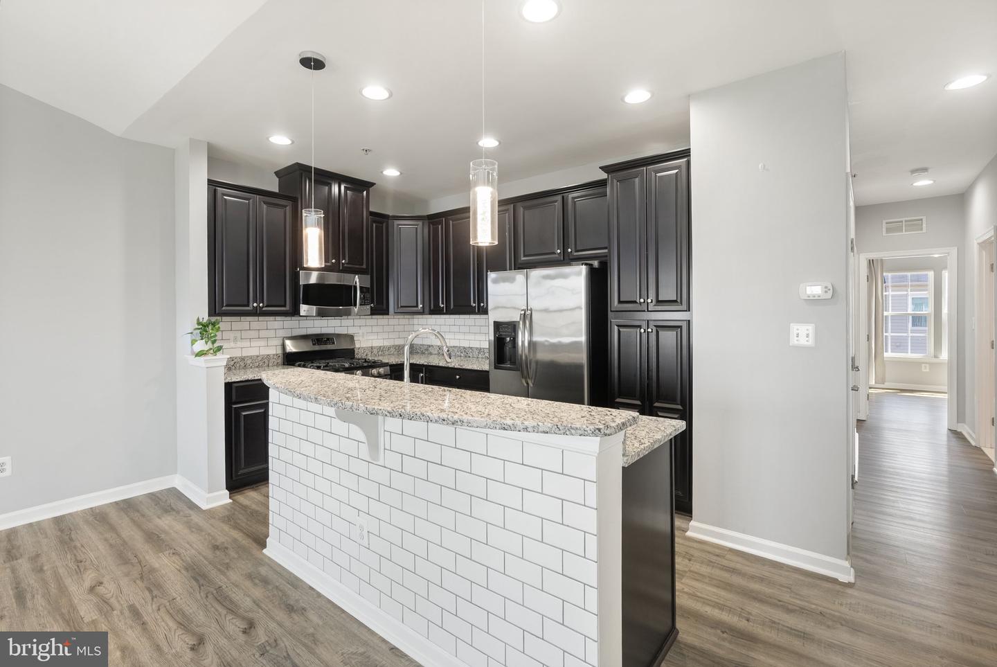 42565 BURBANK TER, STERLING, Virginia 20166, 2 Bedrooms Bedrooms, ,2 BathroomsBathrooms,Residential,For sale,42565 BURBANK TER,VALO2101720 MLS # VALO2101720
