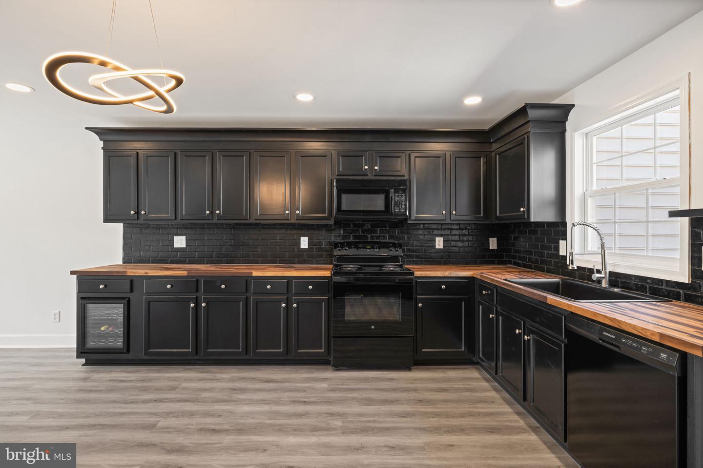 22262 MEADFOOT TER, ASHBURN, Virginia 20148, 4 Bedrooms Bedrooms, ,1 BathroomBathrooms,Residential,For sale,22262 MEADFOOT TER,VALO2101726 MLS # VALO2101726