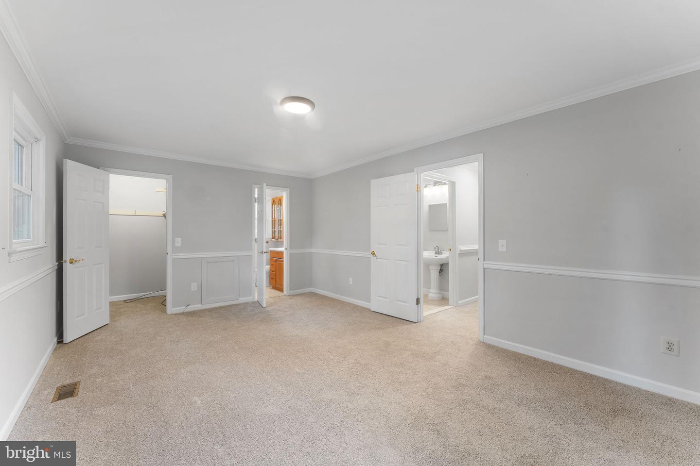 10828 MOORE DR, MANASSAS, Virginia 20111, 5 Bedrooms Bedrooms, ,4 BathroomsBathrooms,Residential,For sale,10828 MOORE DR,VAPW2098920 MLS # VAPW2098920