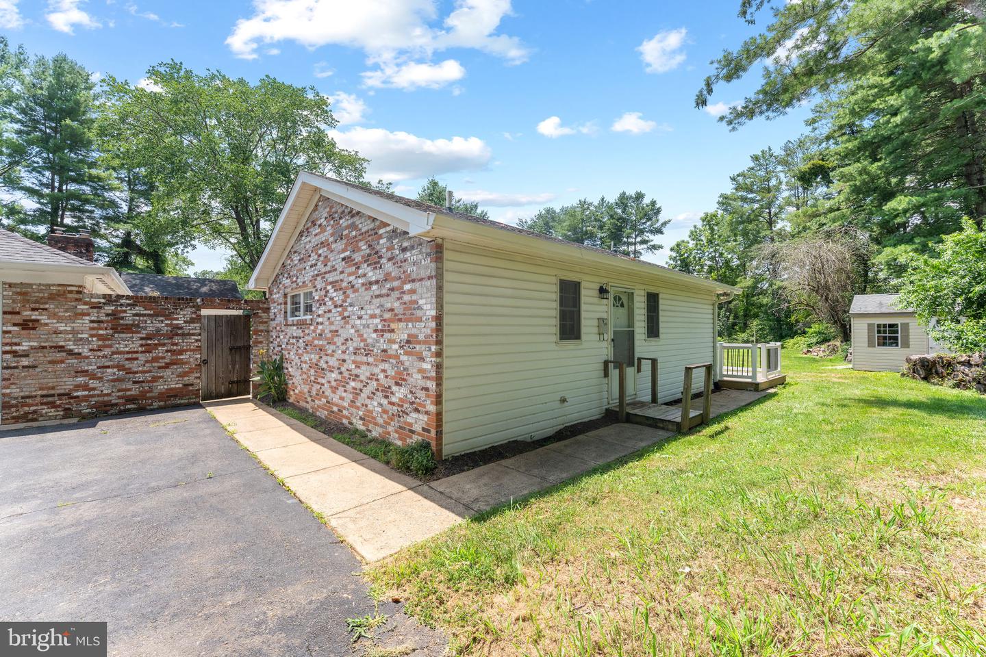 10828 MOORE DR, MANASSAS, Virginia 20111, 5 Bedrooms Bedrooms, ,4 BathroomsBathrooms,Residential,For sale,10828 MOORE DR,VAPW2098920 MLS # VAPW2098920