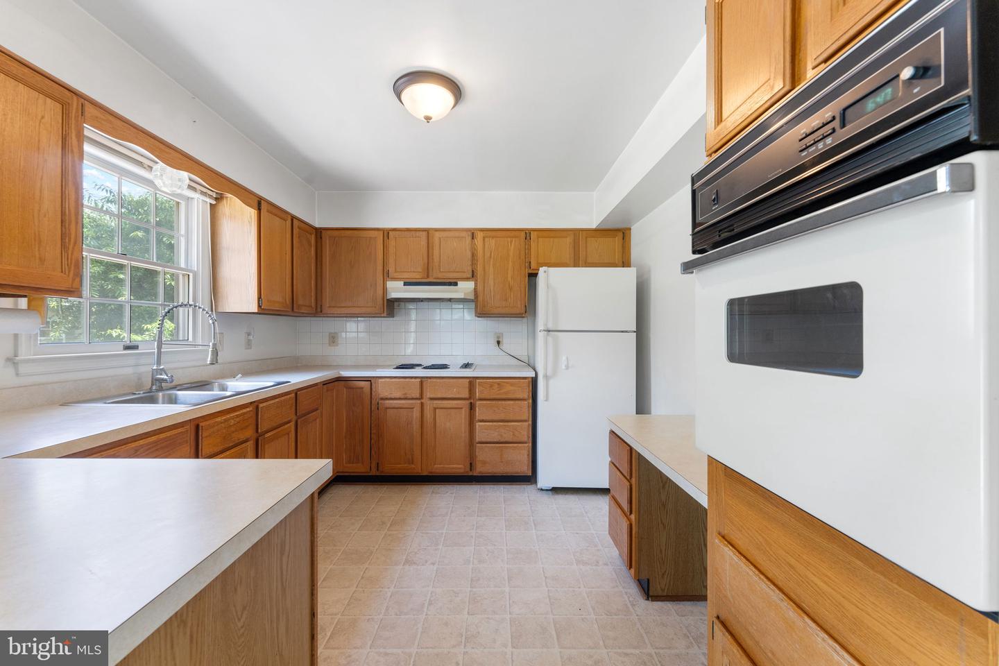 10828 MOORE DR, MANASSAS, Virginia 20111, 5 Bedrooms Bedrooms, ,4 BathroomsBathrooms,Residential,For sale,10828 MOORE DR,VAPW2098920 MLS # VAPW2098920