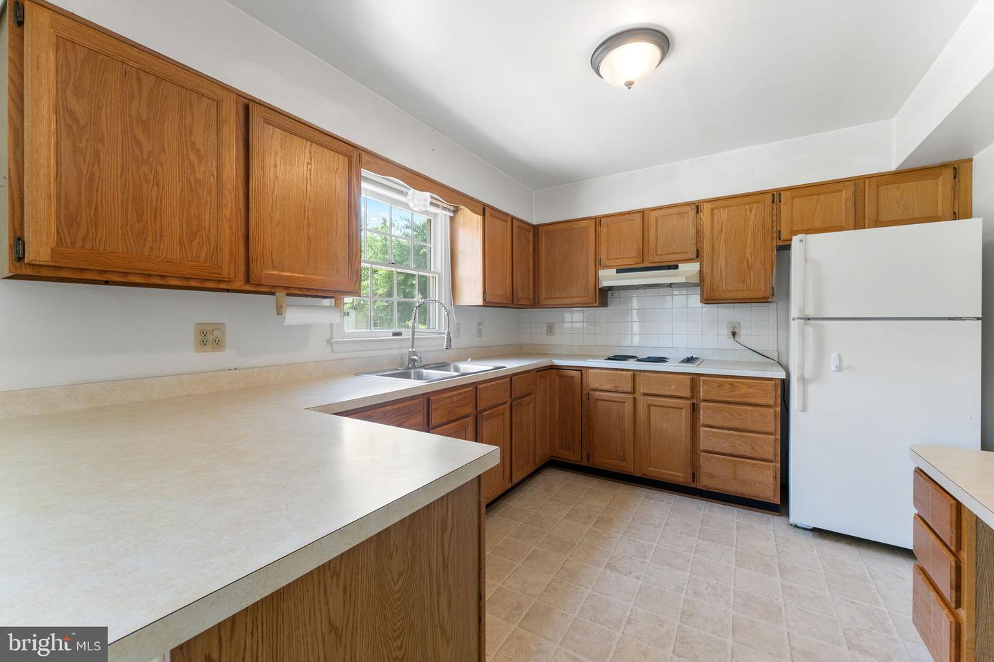 10828 MOORE DR, MANASSAS, Virginia 20111, 5 Bedrooms Bedrooms, ,4 BathroomsBathrooms,Residential,For sale,10828 MOORE DR,VAPW2098920 MLS # VAPW2098920