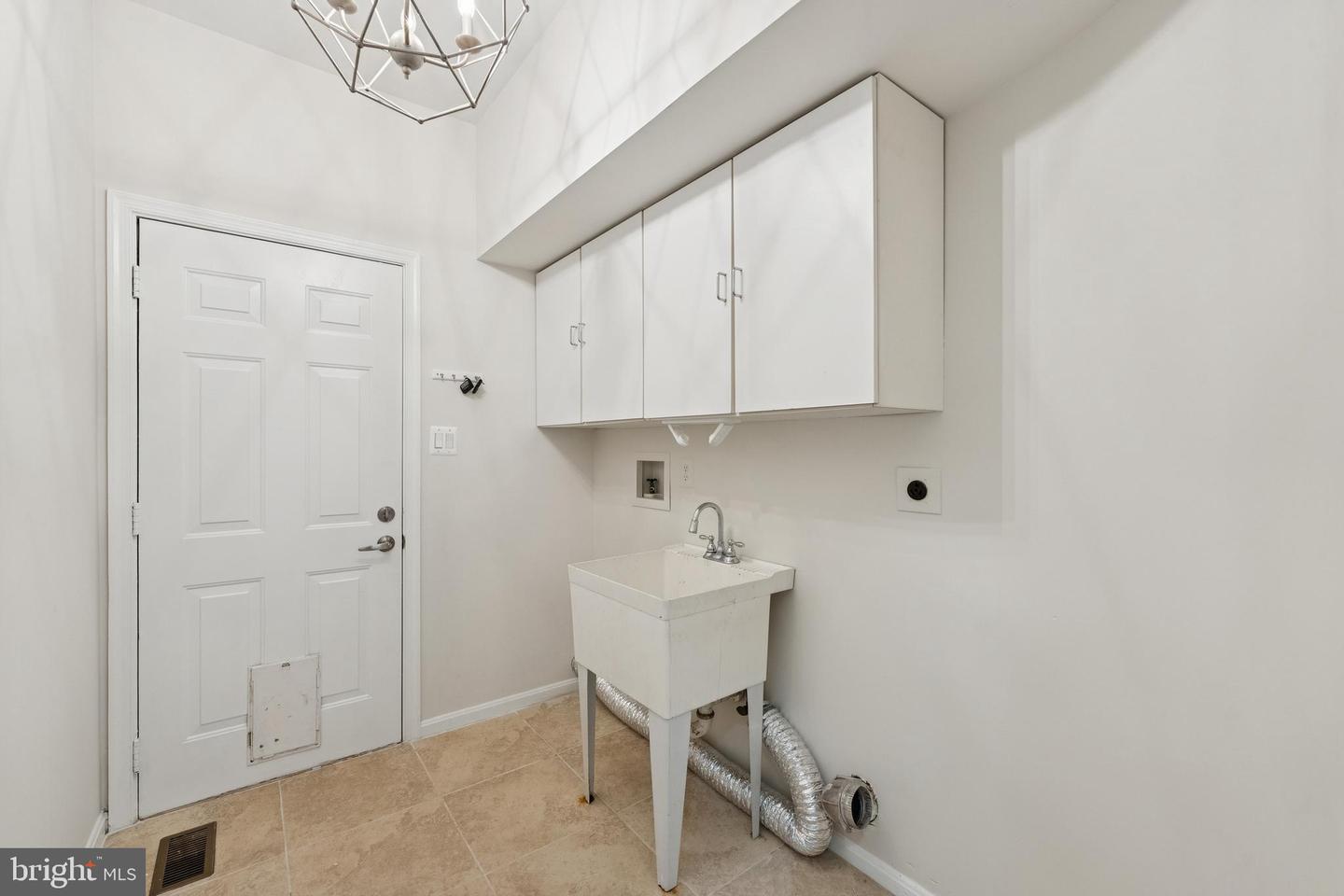 8410 COPPERLEAF CT, FAIRFAX STATION, Virginia 22039, 5 Bedrooms Bedrooms, ,4 BathroomsBathrooms,Residential,For sale,8410 COPPERLEAF CT,VAFX2254802 MLS # VAFX2254802