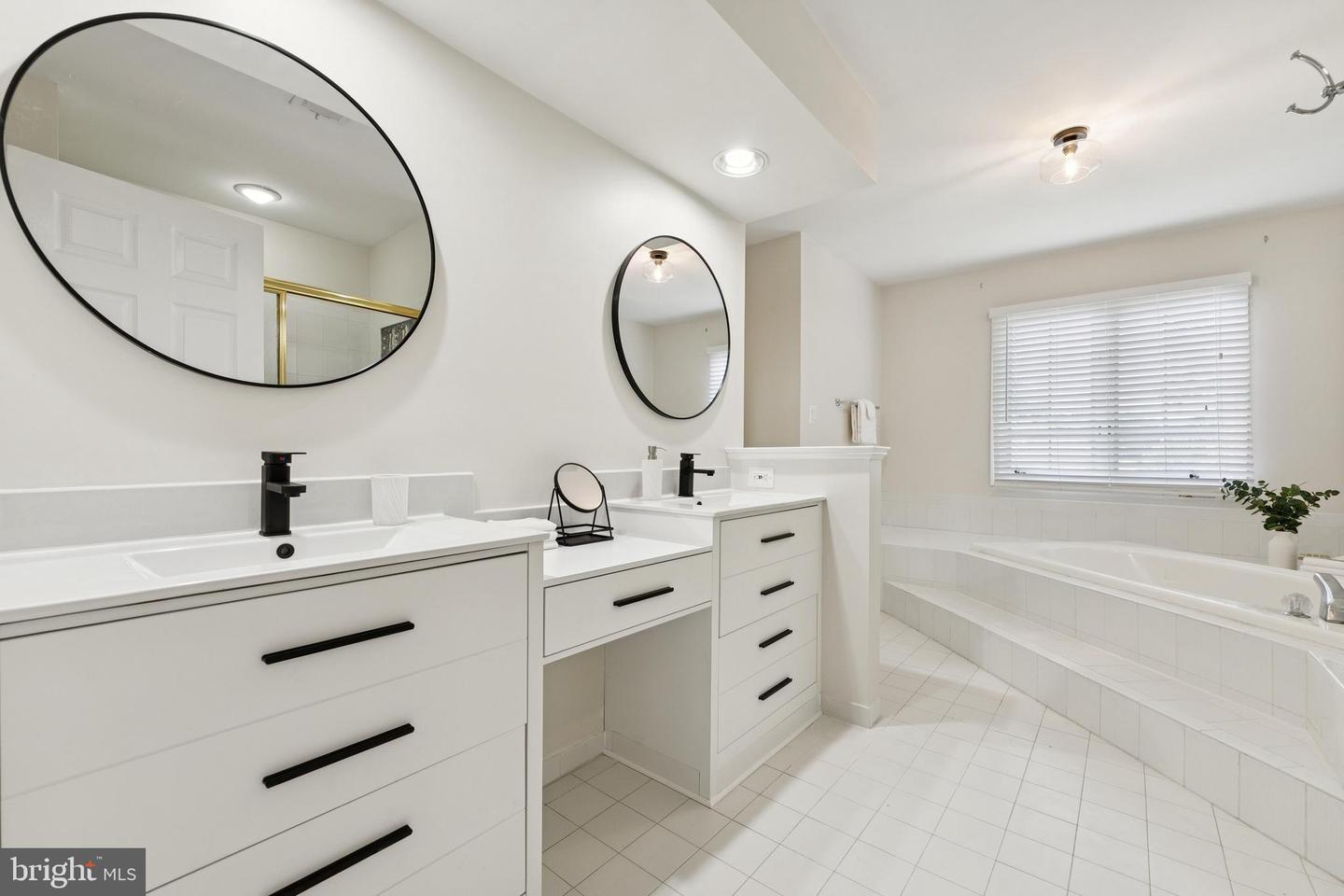 8410 COPPERLEAF CT, FAIRFAX STATION, Virginia 22039, 5 Bedrooms Bedrooms, ,4 BathroomsBathrooms,Residential,For sale,8410 COPPERLEAF CT,VAFX2254802 MLS # VAFX2254802