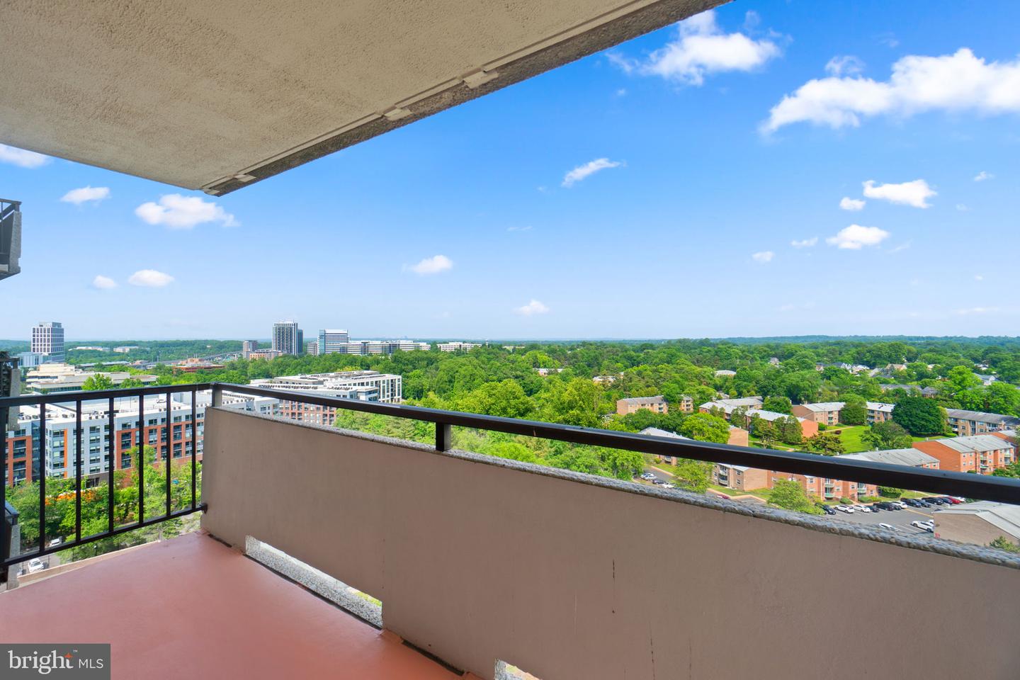1800 OLD MEADOW RD #1512 - 1513, MCLEAN, Virginia 22102, 3 Bedrooms Bedrooms, ,3 BathroomsBathrooms,Residential,For sale,1800 OLD MEADOW RD #1512 - 1513,VAFX2254890 MLS # VAFX2254890