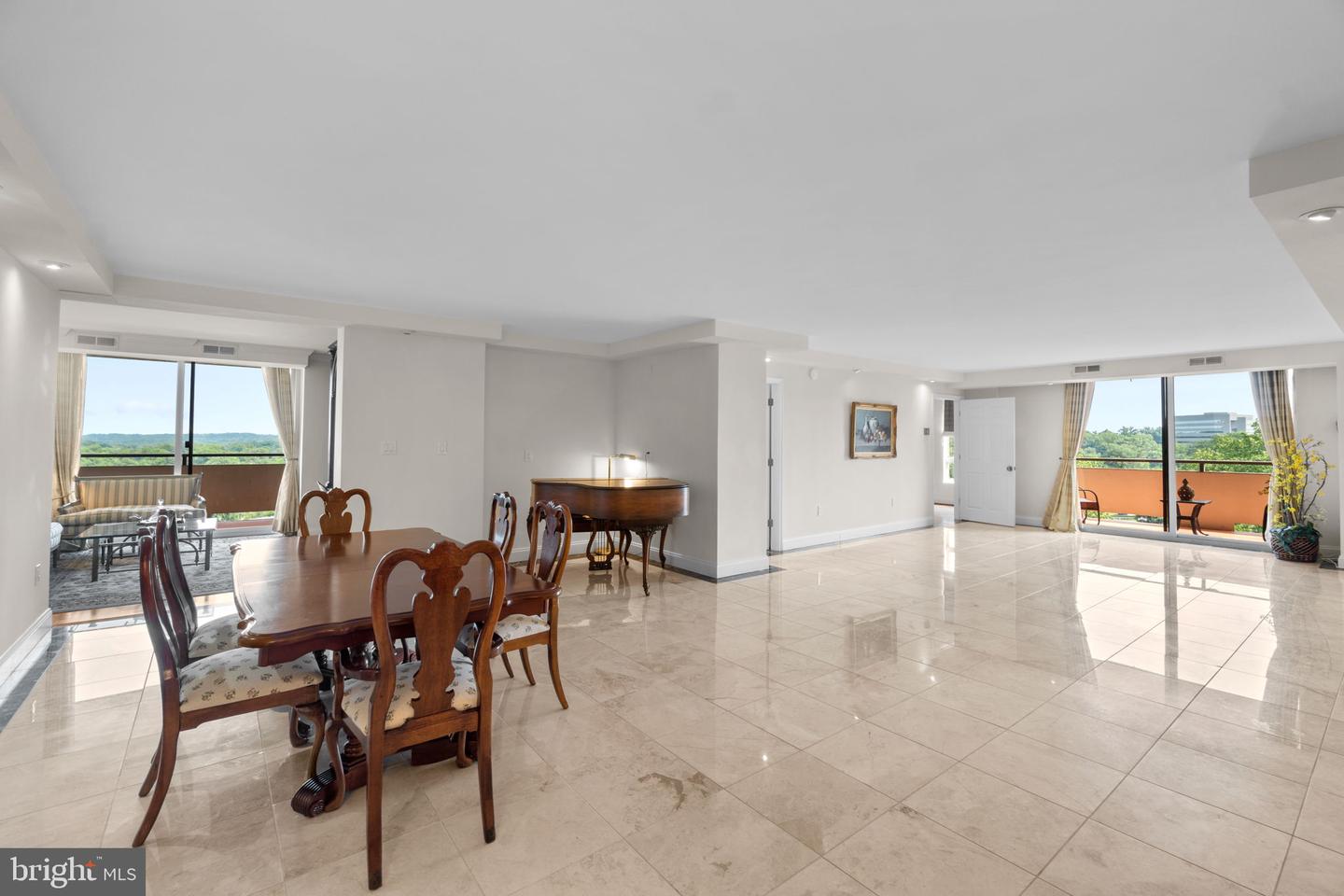 1800 OLD MEADOW RD #1512 - 1513, MCLEAN, Virginia 22102, 3 Bedrooms Bedrooms, ,3 BathroomsBathrooms,Residential,For sale,1800 OLD MEADOW RD #1512 - 1513,VAFX2254890 MLS # VAFX2254890