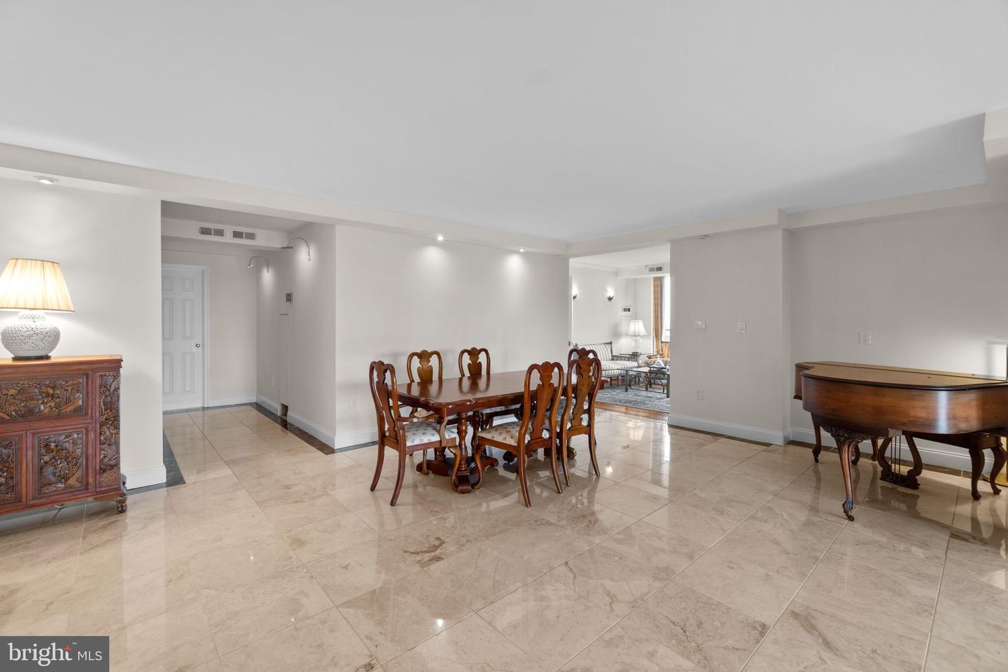 1800 OLD MEADOW RD #1512 - 1513, MCLEAN, Virginia 22102, 3 Bedrooms Bedrooms, ,3 BathroomsBathrooms,Residential,For sale,1800 OLD MEADOW RD #1512 - 1513,VAFX2254890 MLS # VAFX2254890