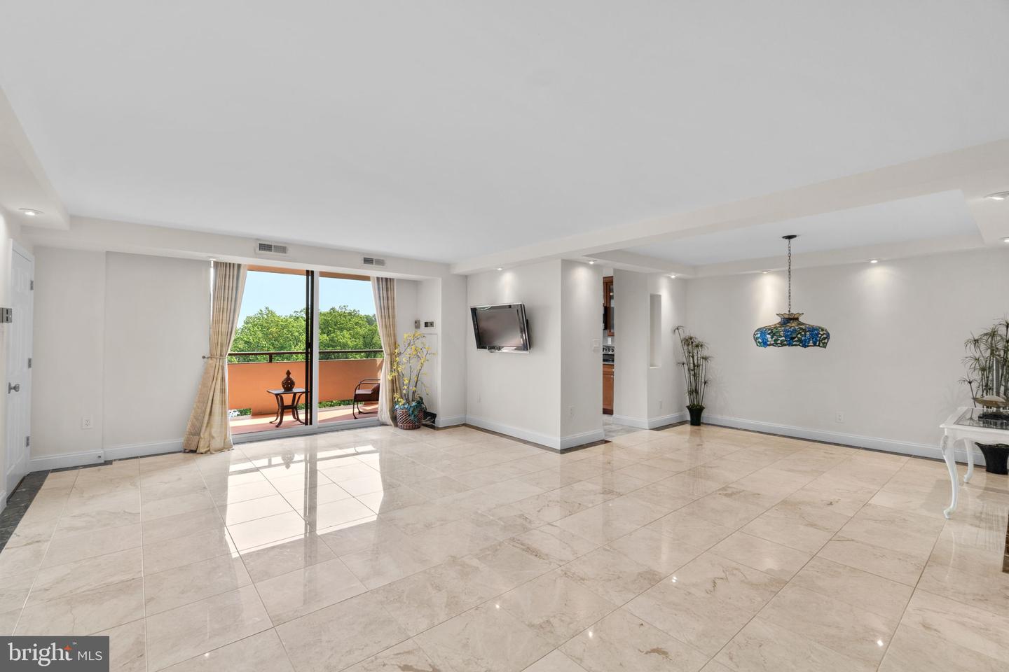 1800 OLD MEADOW RD #1512 - 1513, MCLEAN, Virginia 22102, 3 Bedrooms Bedrooms, ,3 BathroomsBathrooms,Residential,For sale,1800 OLD MEADOW RD #1512 - 1513,VAFX2254890 MLS # VAFX2254890