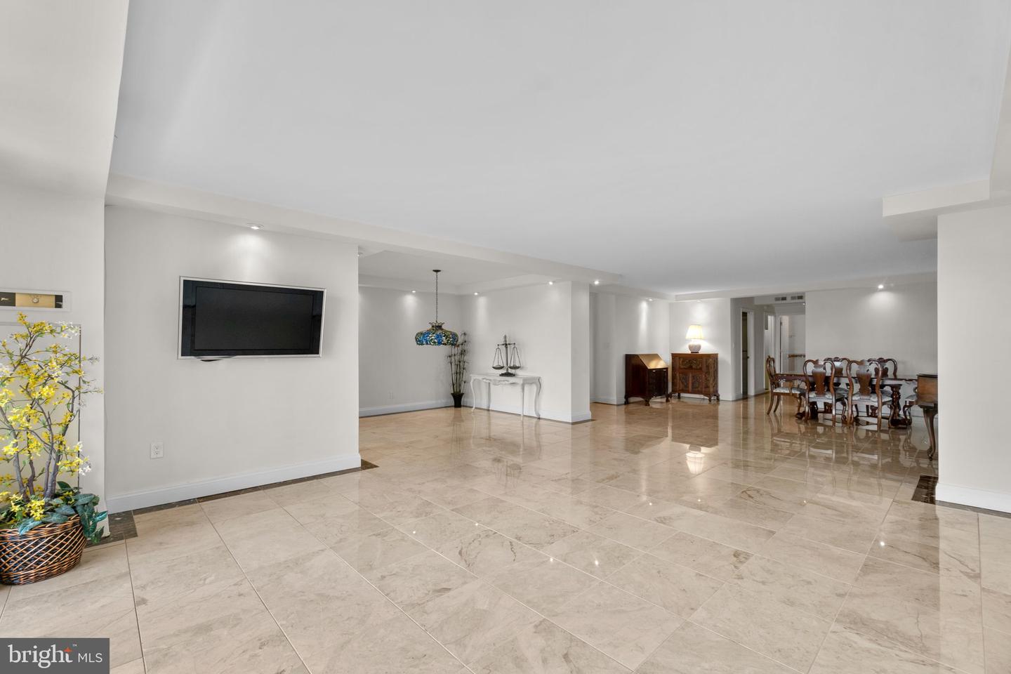 1800 OLD MEADOW RD #1512 - 1513, MCLEAN, Virginia 22102, 3 Bedrooms Bedrooms, ,3 BathroomsBathrooms,Residential,For sale,1800 OLD MEADOW RD #1512 - 1513,VAFX2254890 MLS # VAFX2254890