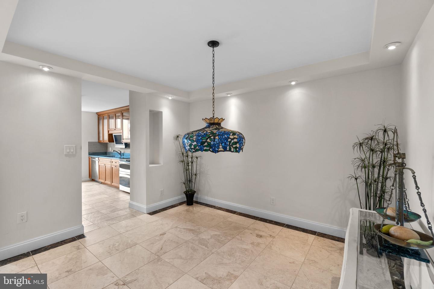 1800 OLD MEADOW RD #1512 - 1513, MCLEAN, Virginia 22102, 3 Bedrooms Bedrooms, ,3 BathroomsBathrooms,Residential,For sale,1800 OLD MEADOW RD #1512 - 1513,VAFX2254890 MLS # VAFX2254890