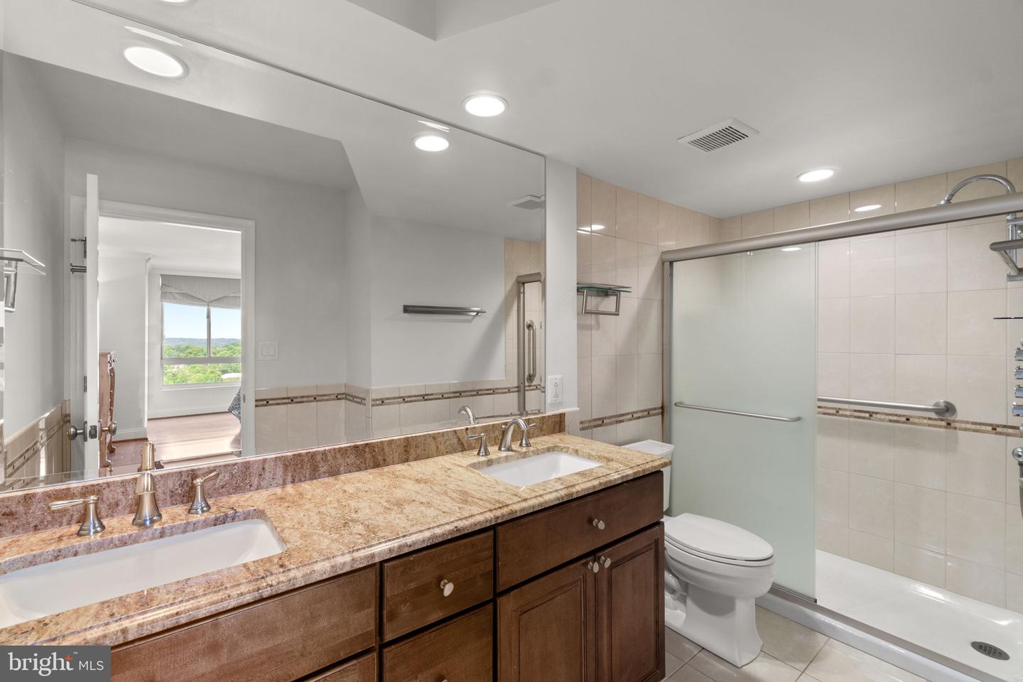 1800 OLD MEADOW RD #1512 - 1513, MCLEAN, Virginia 22102, 3 Bedrooms Bedrooms, ,3 BathroomsBathrooms,Residential,For sale,1800 OLD MEADOW RD #1512 - 1513,VAFX2254890 MLS # VAFX2254890