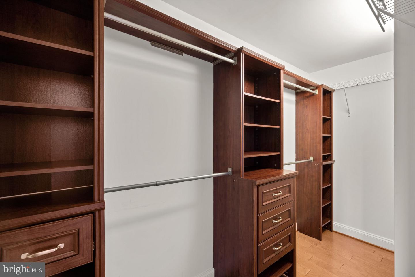 1800 OLD MEADOW RD #1512 - 1513, MCLEAN, Virginia 22102, 3 Bedrooms Bedrooms, ,3 BathroomsBathrooms,Residential,For sale,1800 OLD MEADOW RD #1512 - 1513,VAFX2254890 MLS # VAFX2254890