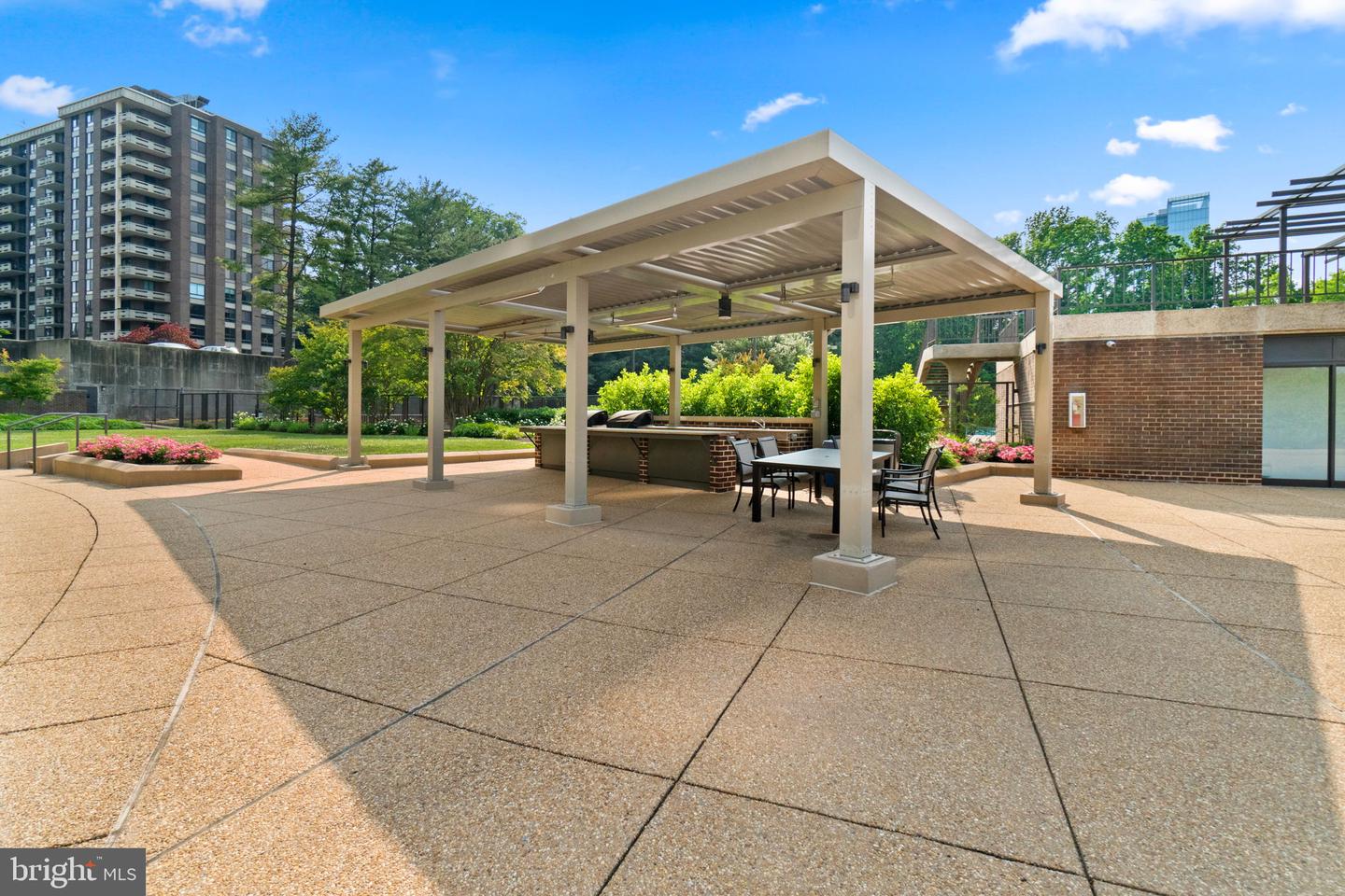 1800 OLD MEADOW RD #1512 - 1513, MCLEAN, Virginia 22102, 3 Bedrooms Bedrooms, ,3 BathroomsBathrooms,Residential,For sale,1800 OLD MEADOW RD #1512 - 1513,VAFX2254890 MLS # VAFX2254890