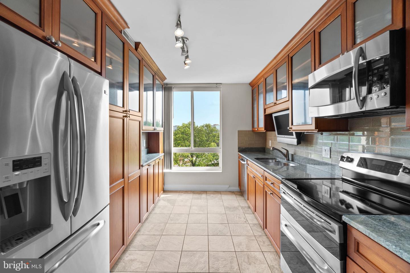 1800 OLD MEADOW RD #1512 - 1513, MCLEAN, Virginia 22102, 3 Bedrooms Bedrooms, ,3 BathroomsBathrooms,Residential,For sale,1800 OLD MEADOW RD #1512 - 1513,VAFX2254890 MLS # VAFX2254890