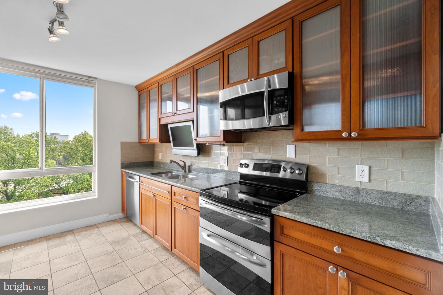 1800 OLD MEADOW RD #1512 - 1513, MCLEAN, Virginia 22102, 3 Bedrooms Bedrooms, ,3 BathroomsBathrooms,Residential,For sale,1800 OLD MEADOW RD #1512 - 1513,VAFX2254890 MLS # VAFX2254890
