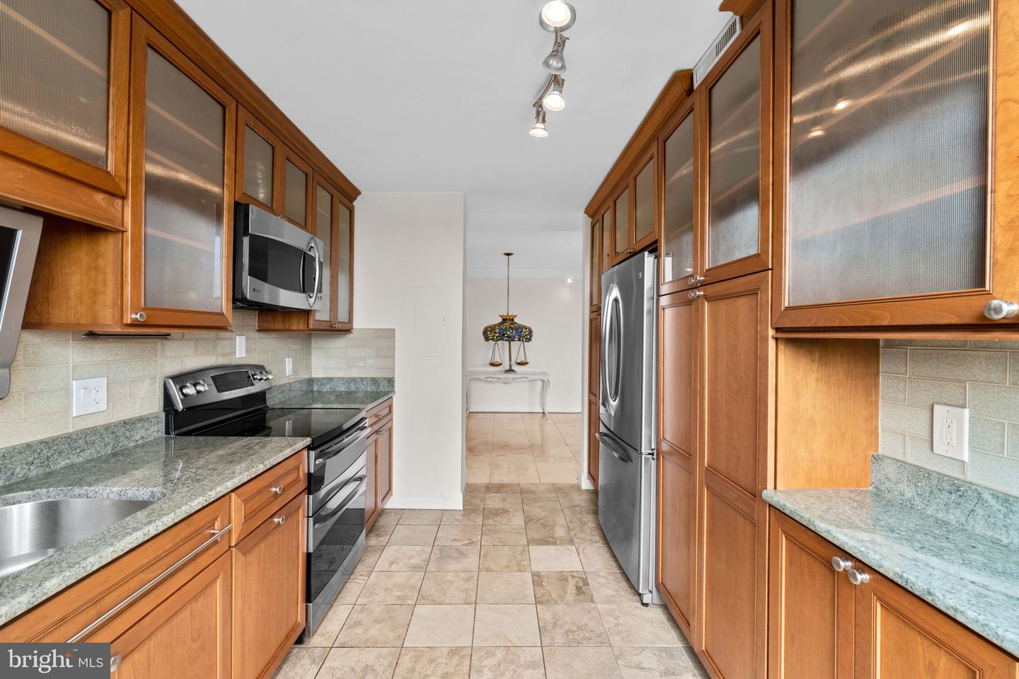 1800 OLD MEADOW RD #1512 - 1513, MCLEAN, Virginia 22102, 3 Bedrooms Bedrooms, ,3 BathroomsBathrooms,Residential,For sale,1800 OLD MEADOW RD #1512 - 1513,VAFX2254890 MLS # VAFX2254890