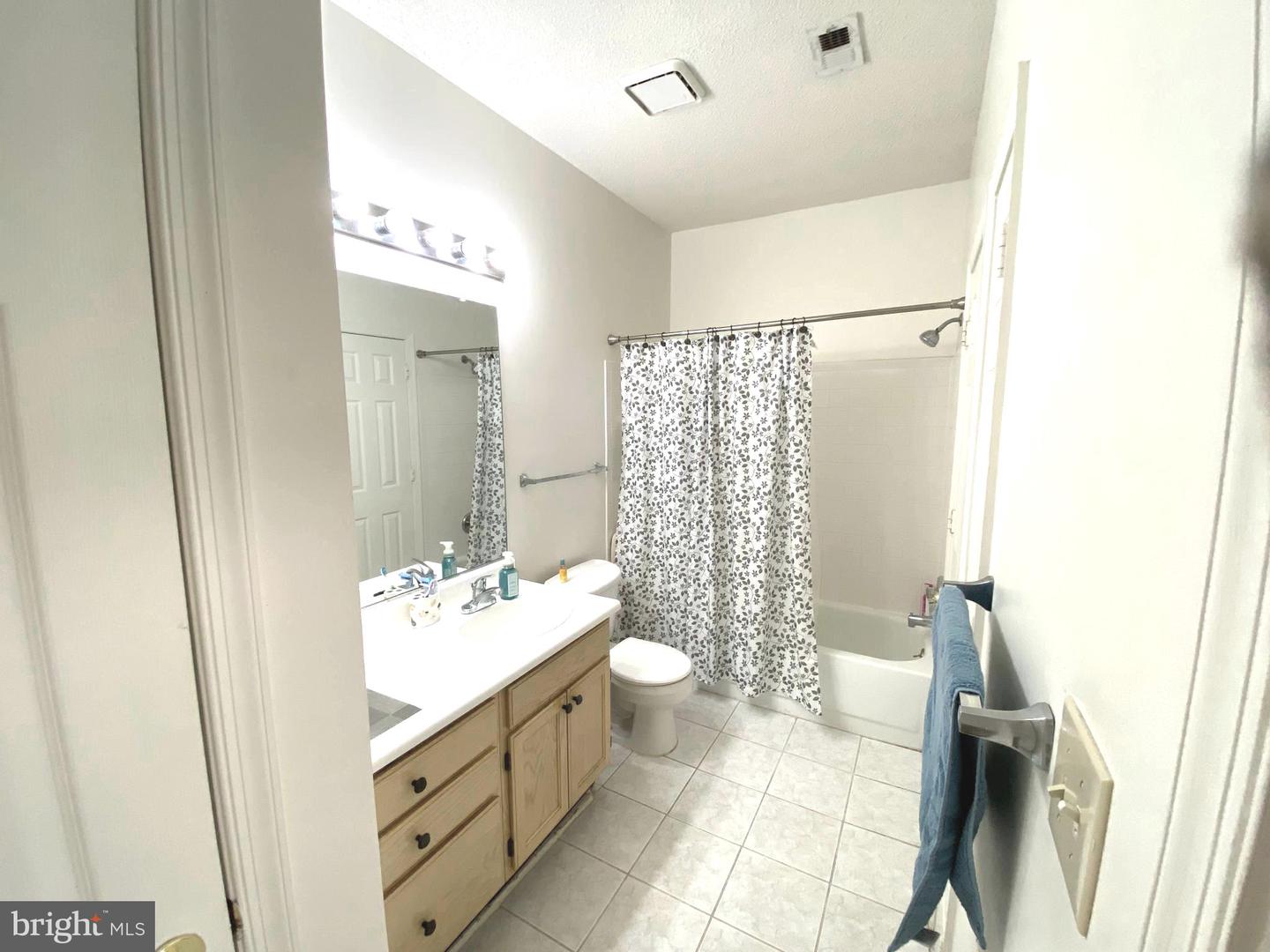 14322 CLIMBING ROSE WAY #205, CENTREVILLE, Virginia 20121, 1 Bedroom Bedrooms, ,1 BathroomBathrooms,Residential,For sale,14322 CLIMBING ROSE WAY #205,VAFX2254924 MLS # VAFX2254924