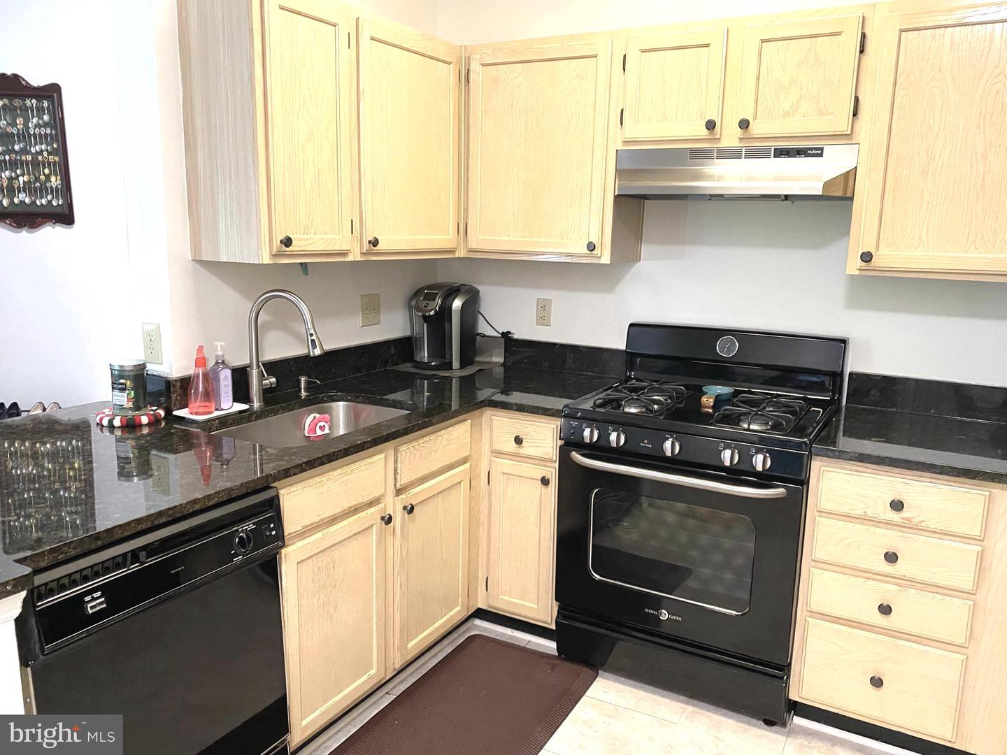 14322 CLIMBING ROSE WAY #205, CENTREVILLE, Virginia 20121, 1 Bedroom Bedrooms, ,1 BathroomBathrooms,Residential,For sale,14322 CLIMBING ROSE WAY #205,VAFX2254924 MLS # VAFX2254924