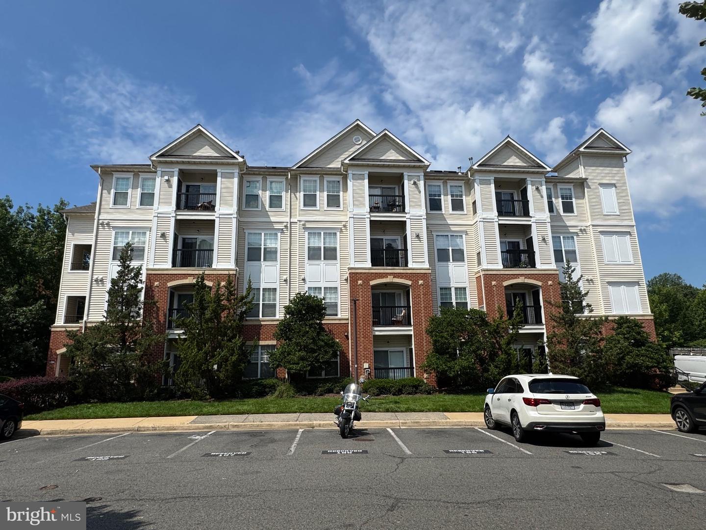 11352 ARISTOTLE DR #7-405, FAIRFAX, Virginia 22030, 2 Bedrooms Bedrooms, ,2 BathroomsBathrooms,Residential,For sale,11352 ARISTOTLE DR #7-405,VAFX2254942 MLS # VAFX2254942