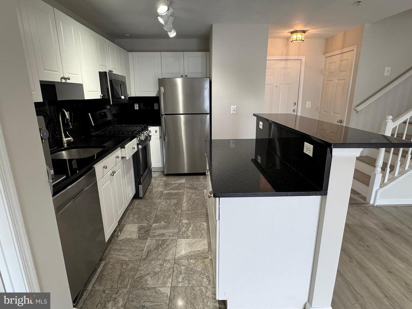 11352 ARISTOTLE DR #7-405, FAIRFAX, Virginia 22030, 2 Bedrooms Bedrooms, ,2 BathroomsBathrooms,Residential,For sale,11352 ARISTOTLE DR #7-405,VAFX2254942 MLS # VAFX2254942