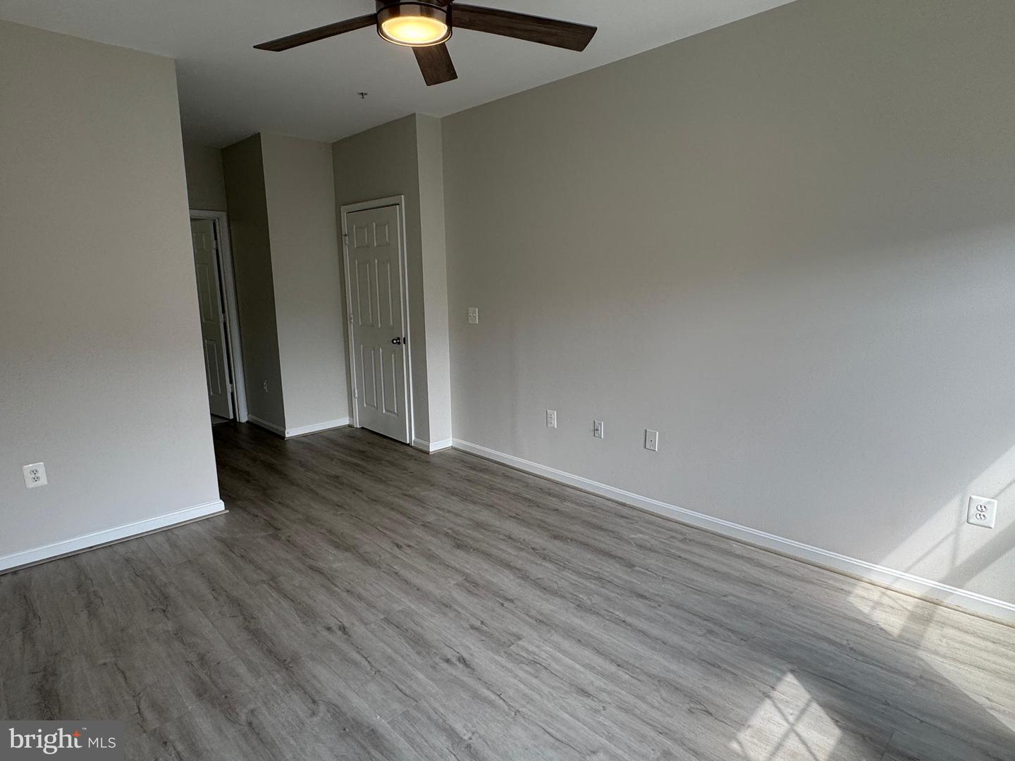 11352 ARISTOTLE DR #7-405, FAIRFAX, Virginia 22030, 2 Bedrooms Bedrooms, ,2 BathroomsBathrooms,Residential,For sale,11352 ARISTOTLE DR #7-405,VAFX2254942 MLS # VAFX2254942